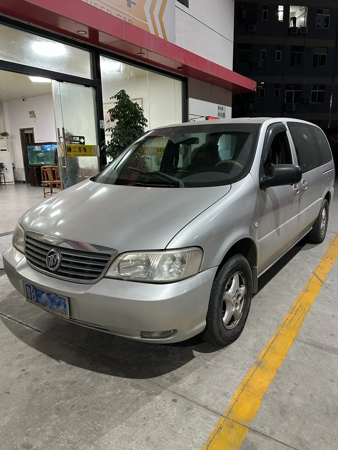 Buick GL8  из Китая