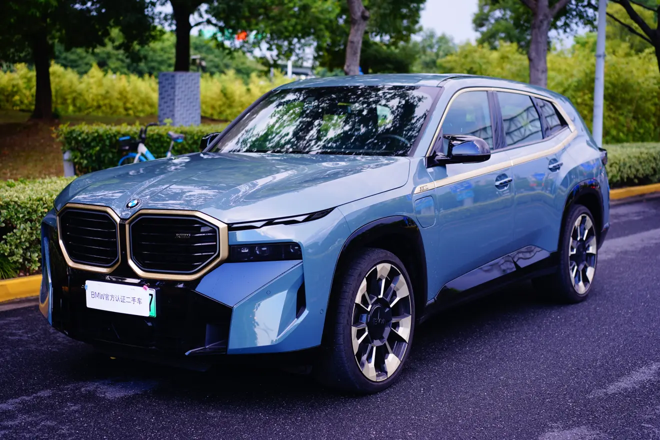 BMW XM  из Китая