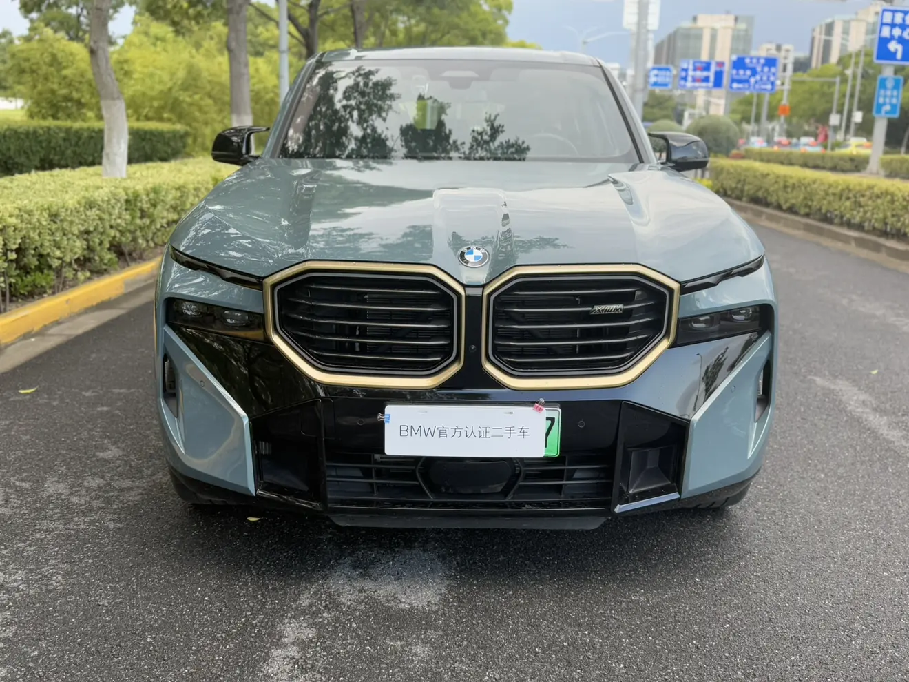 BMW XM  из Китая