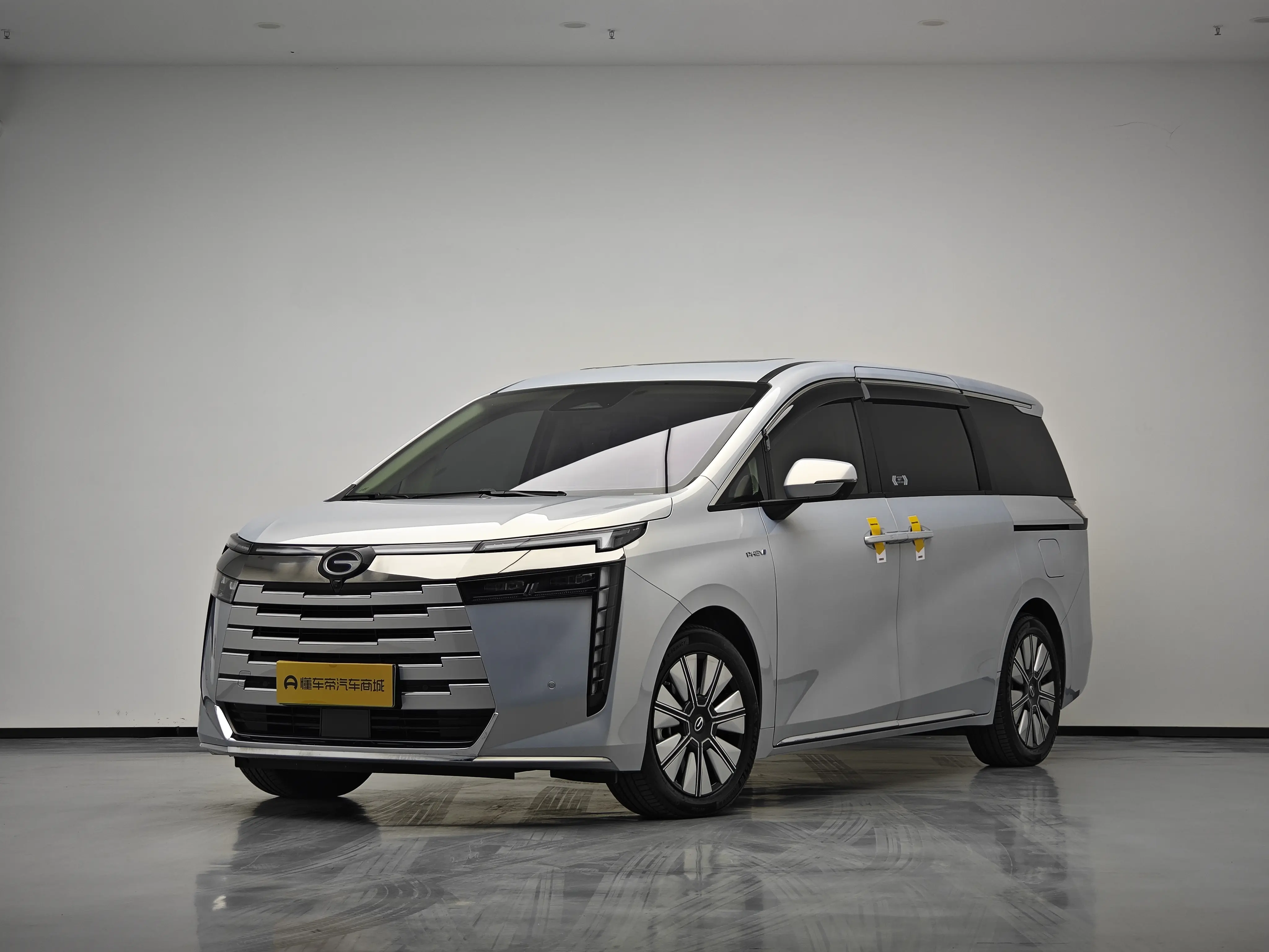 GAC Trumpchi E8 PHEV  из Китая