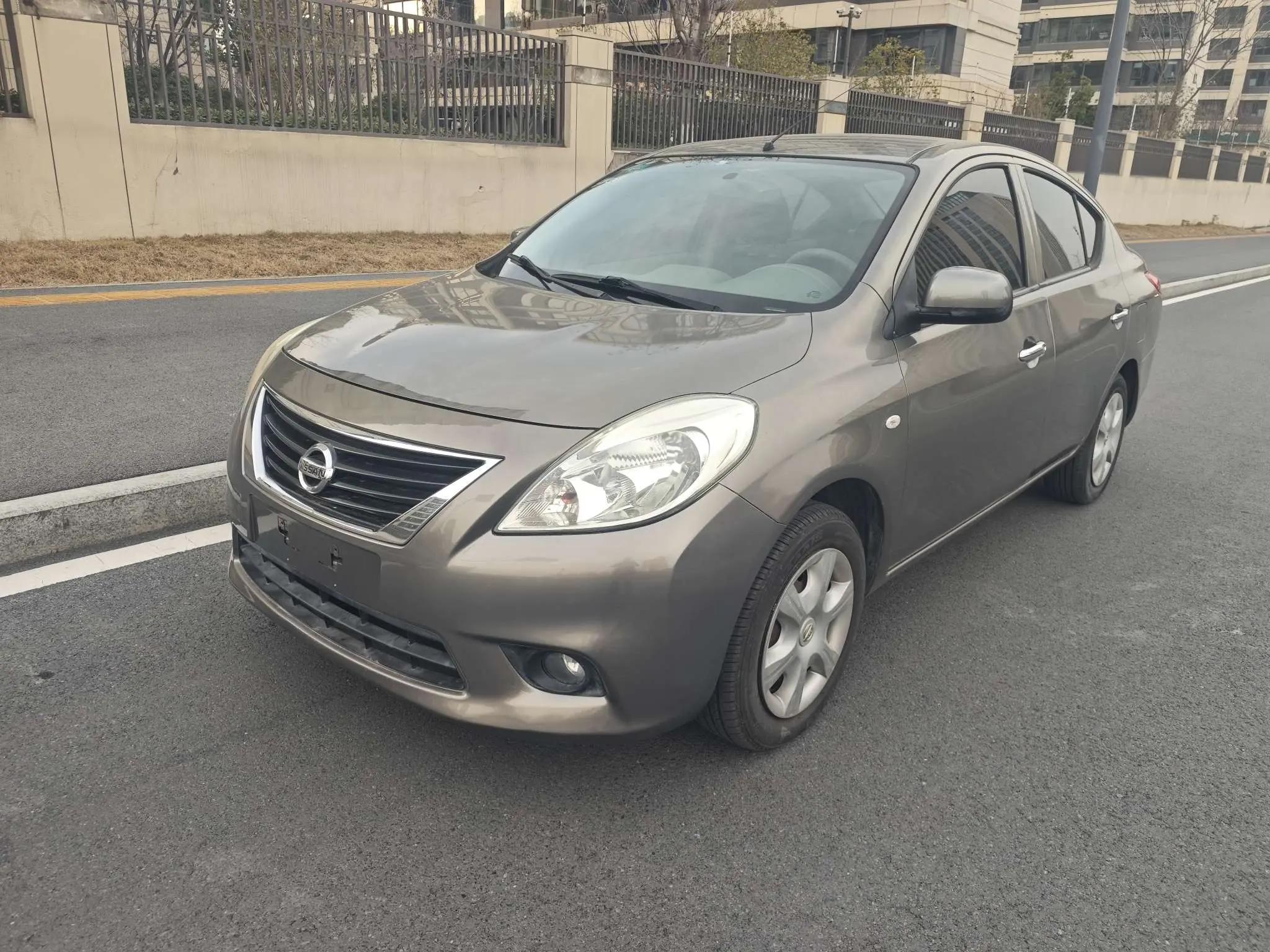 Nissan Sunlight  из Китая