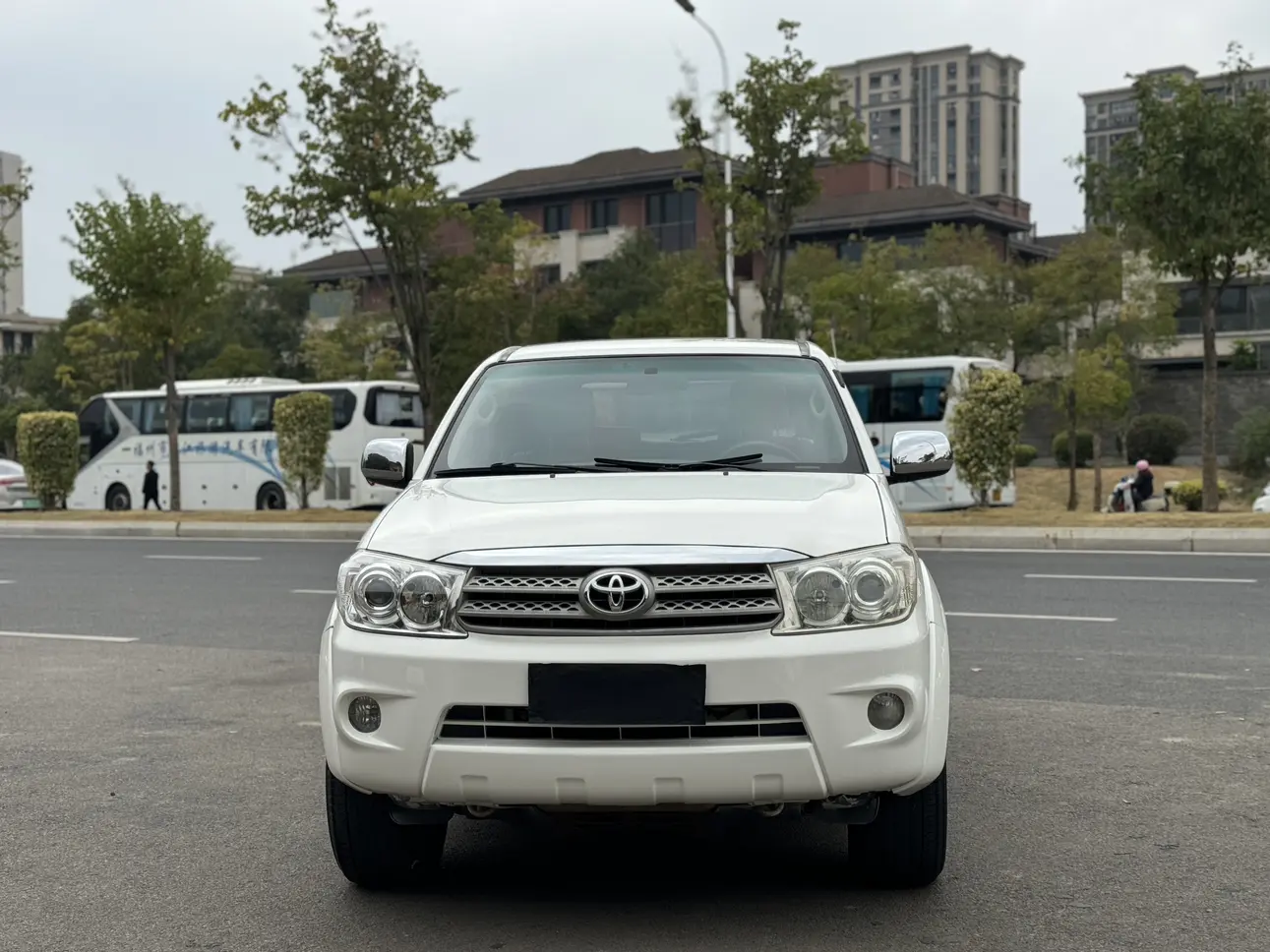 Toyota Fortuner  из Китая