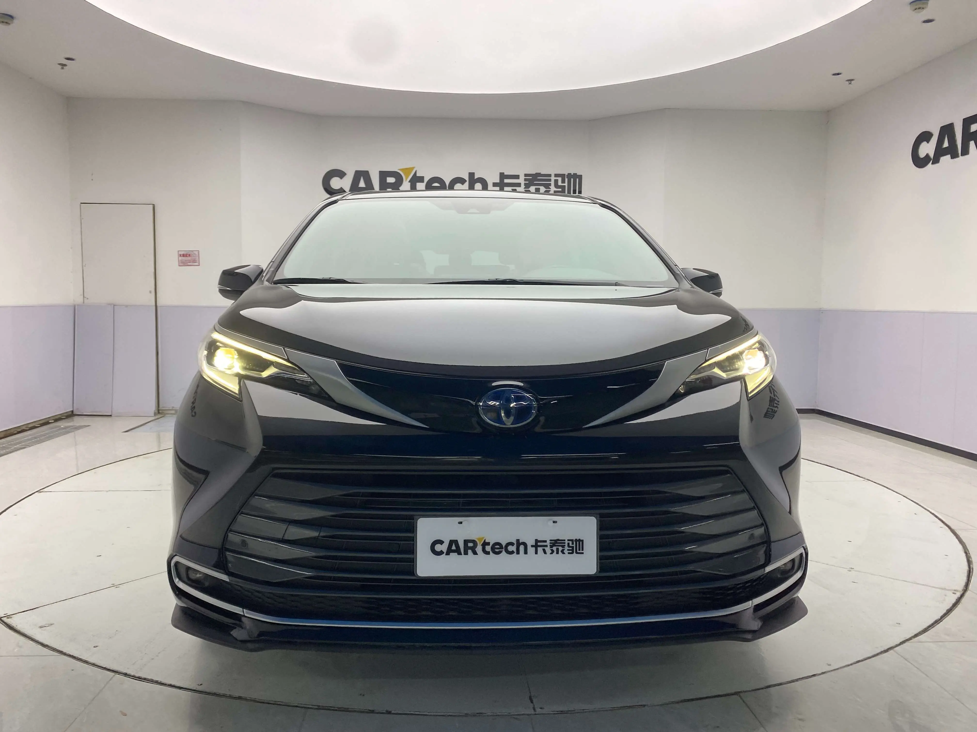 Toyota Sienna  из Китая