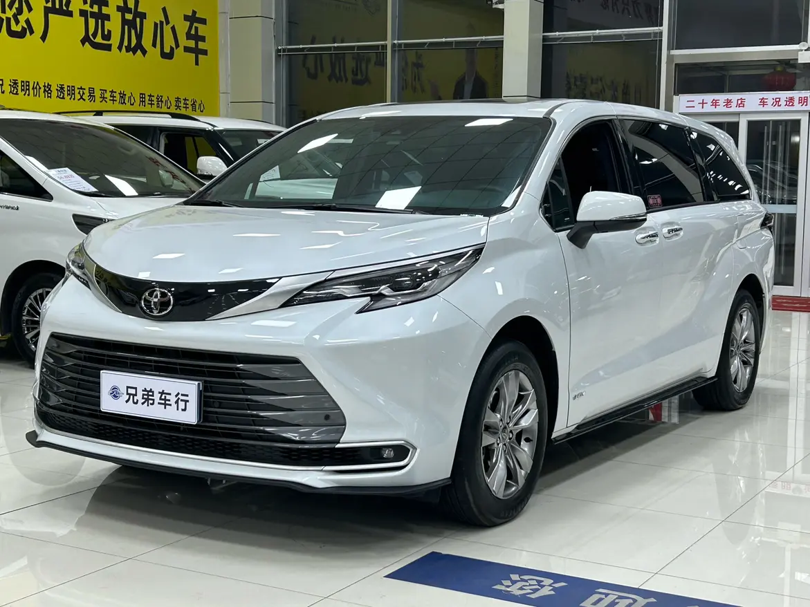 Toyota Sienna  из Китая