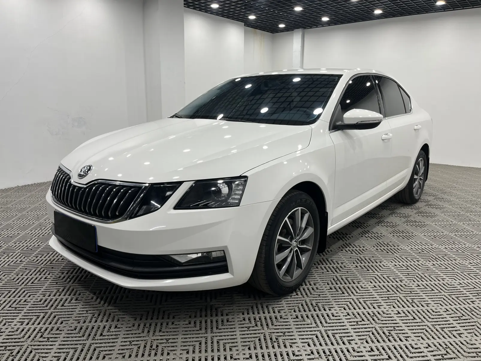 Skoda Octavia  из Китая