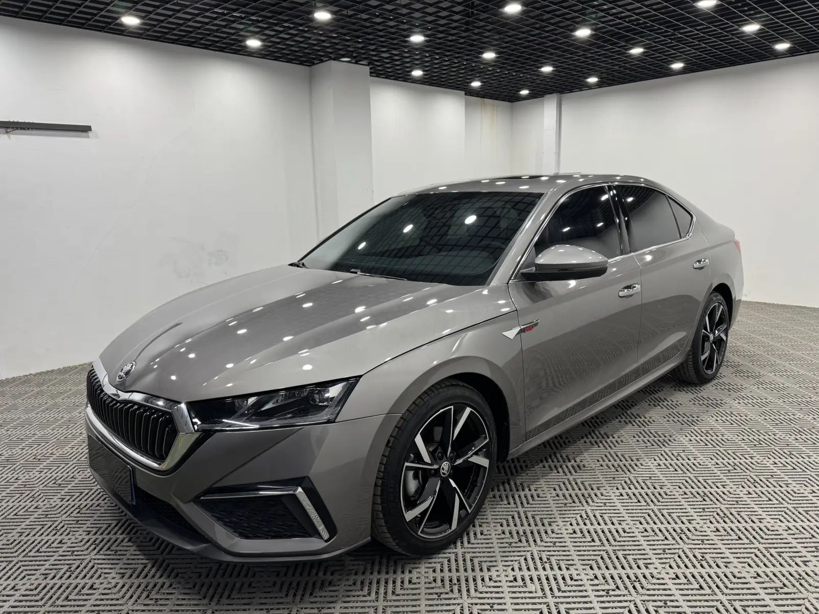 Skoda Octavia  из Китая