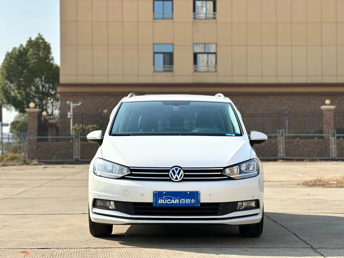 Volkswagen Touran L  из Китая