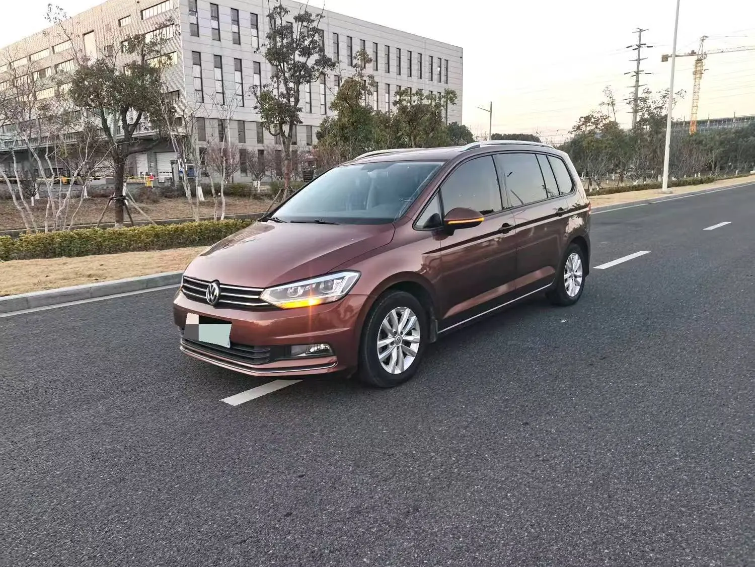 Volkswagen Touran L  из Китая