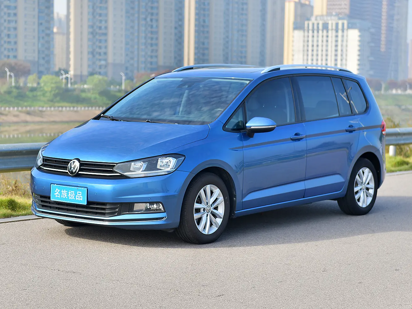 Volkswagen Touran L  из Китая
