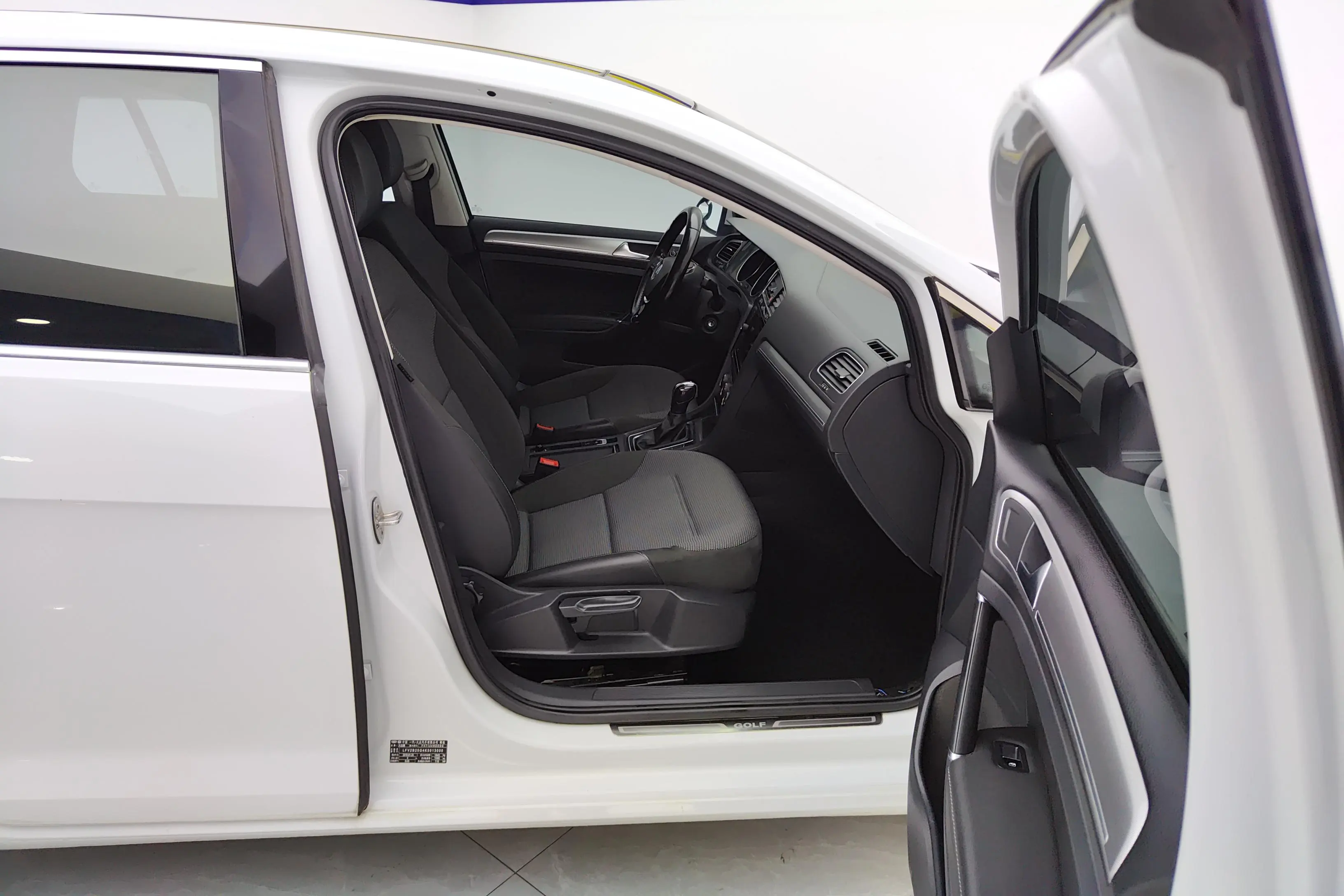 Volkswagen Golf  из Китая