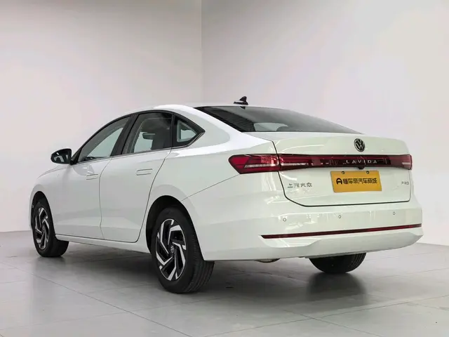Volkswagen Lavida  из Китая