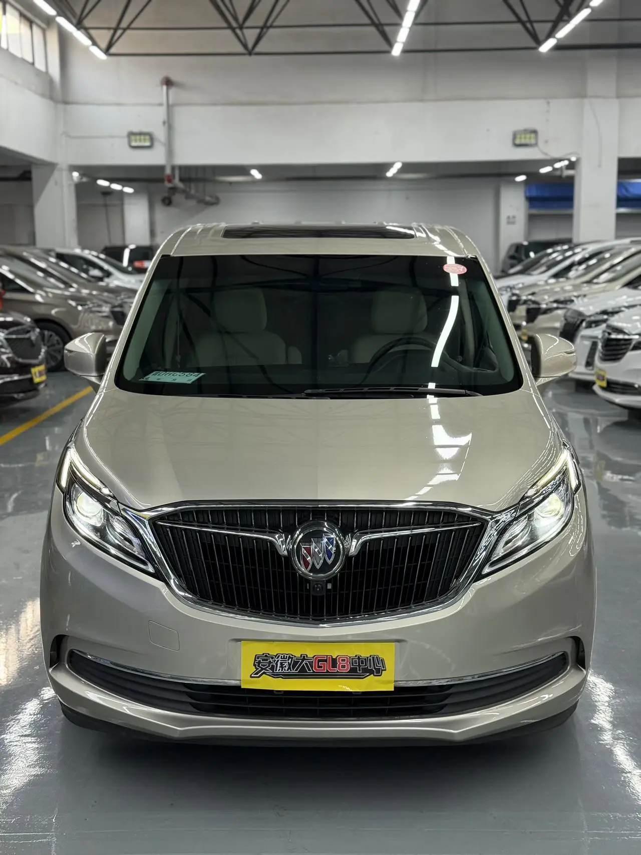 Buick GL8  из Китая