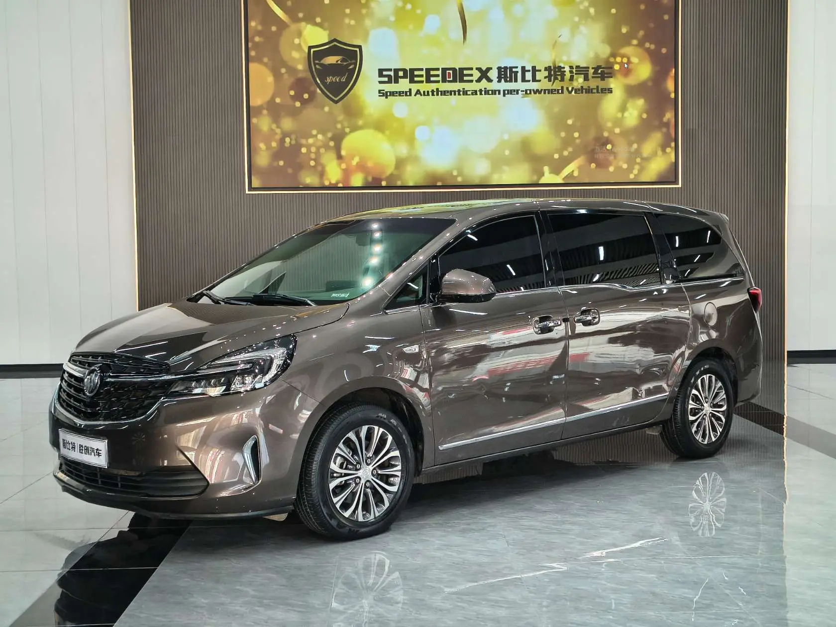 Buick GL8  из Китая