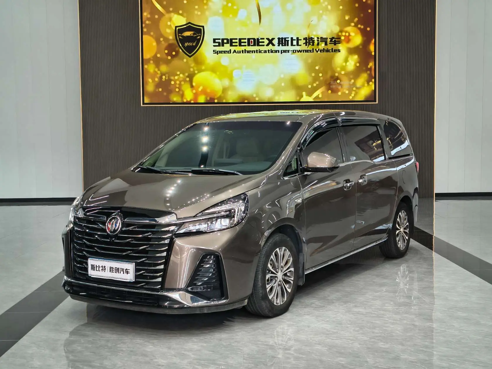 Buick GL8  из Китая