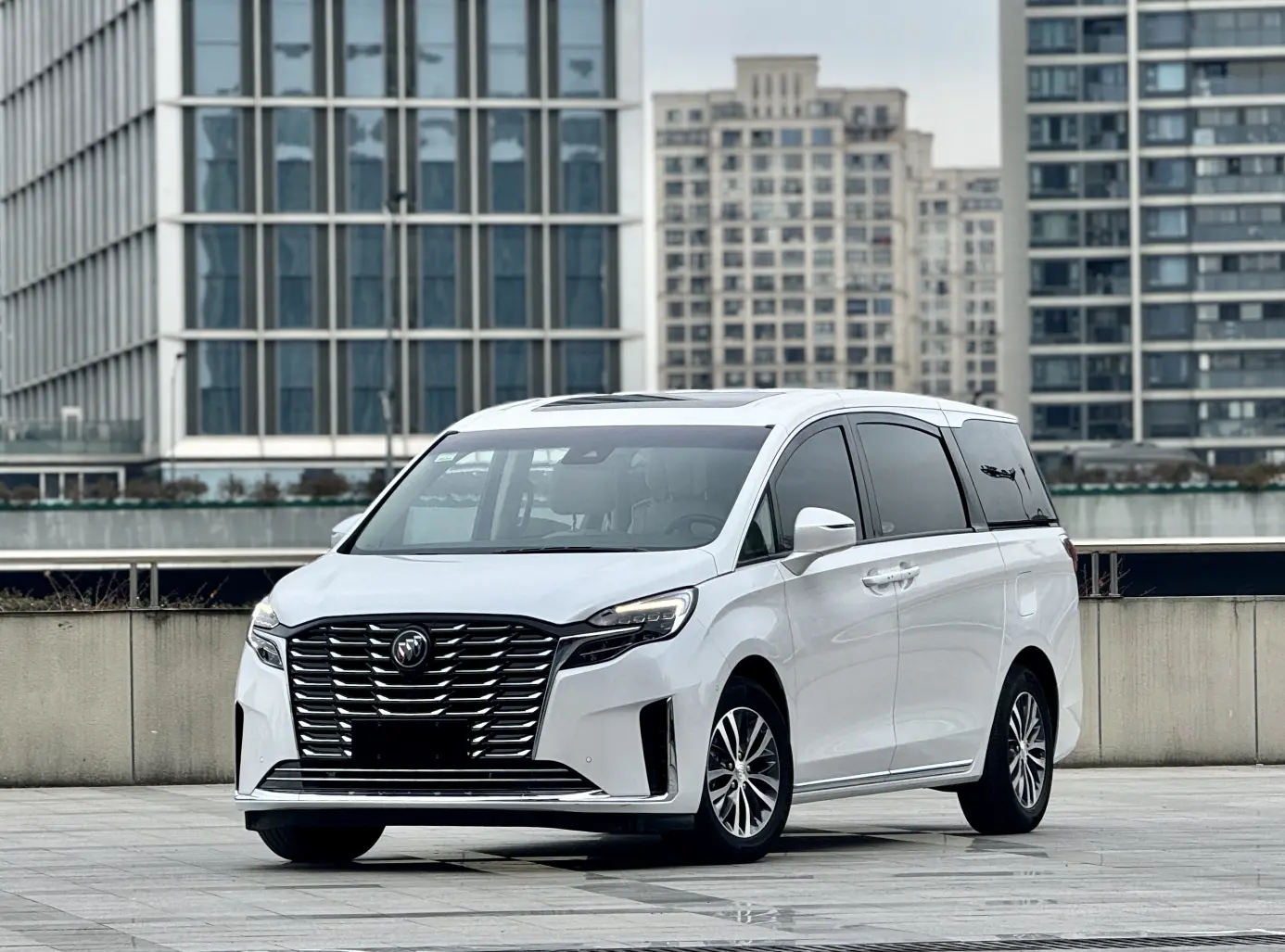 Buick GL8  из Китая