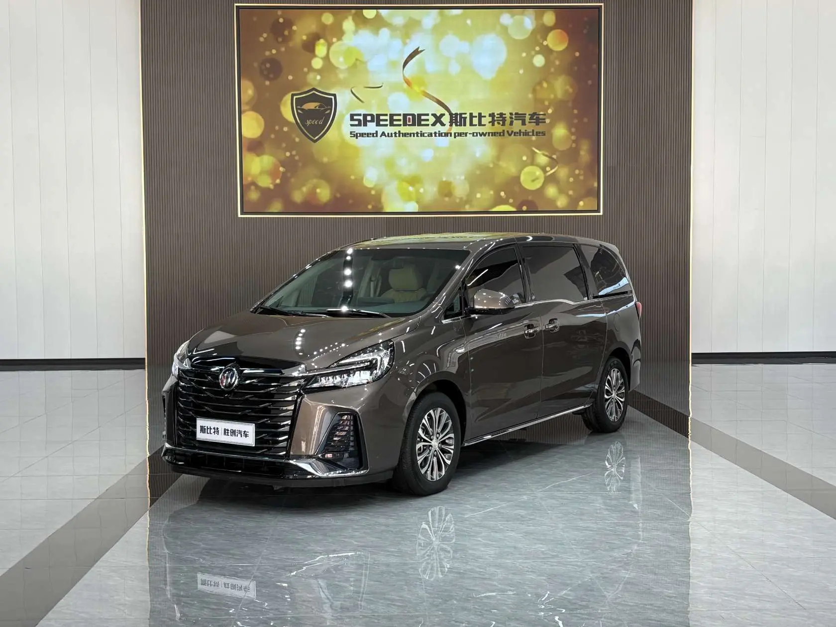 Buick GL8  из Китая