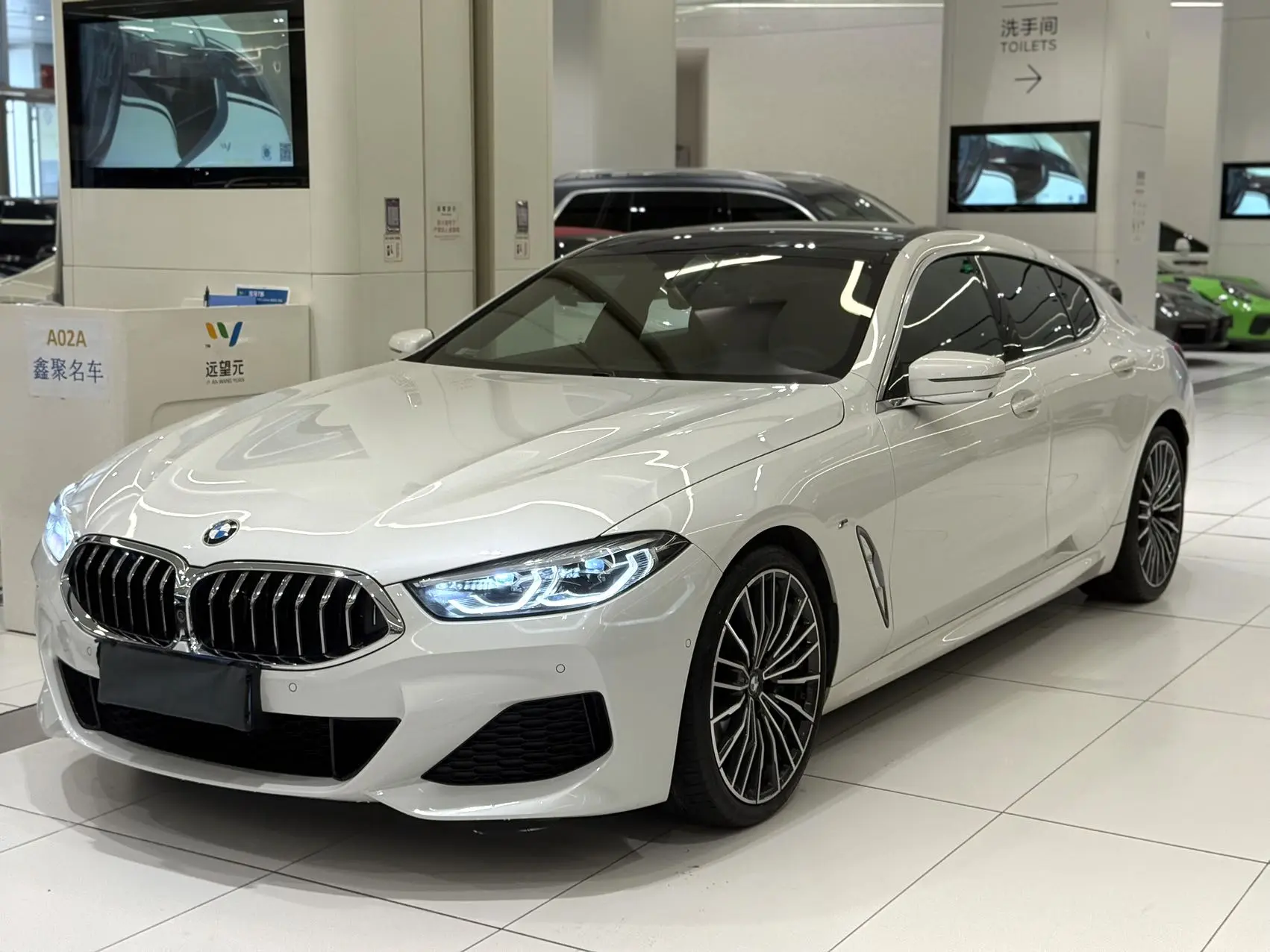 BMW 8 Series  из Китая