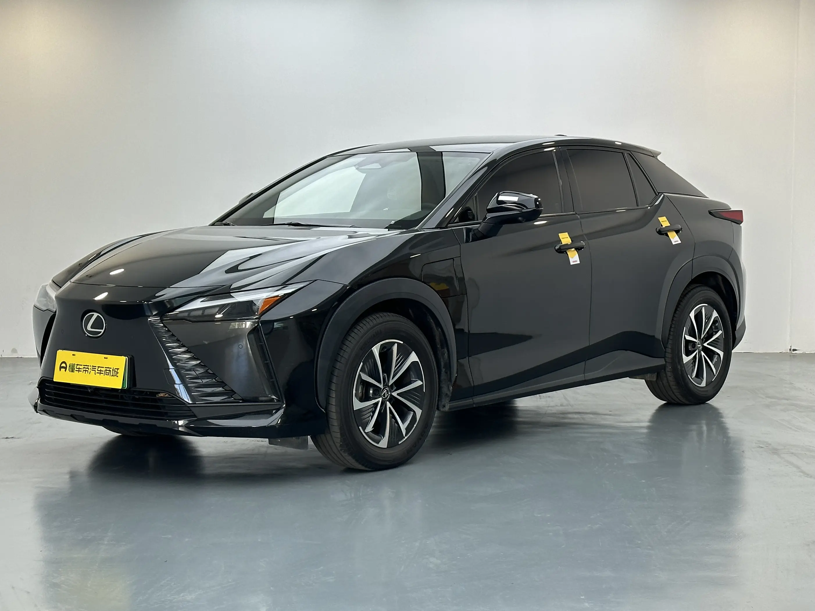 Lexus RZ  из Китая