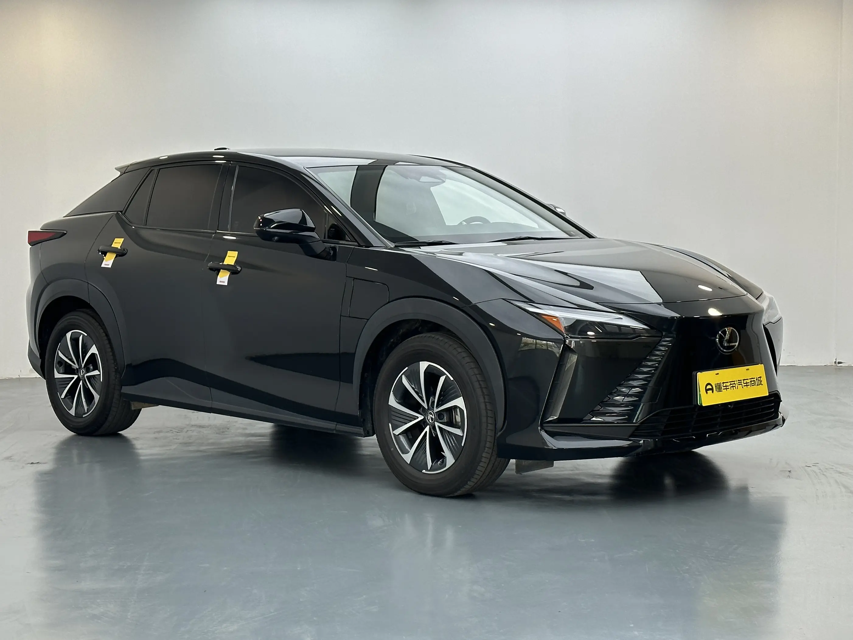 Lexus RZ  из Китая