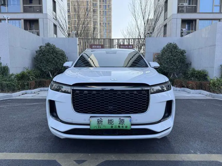 Li ONE (Ideal ONE)  из Китая