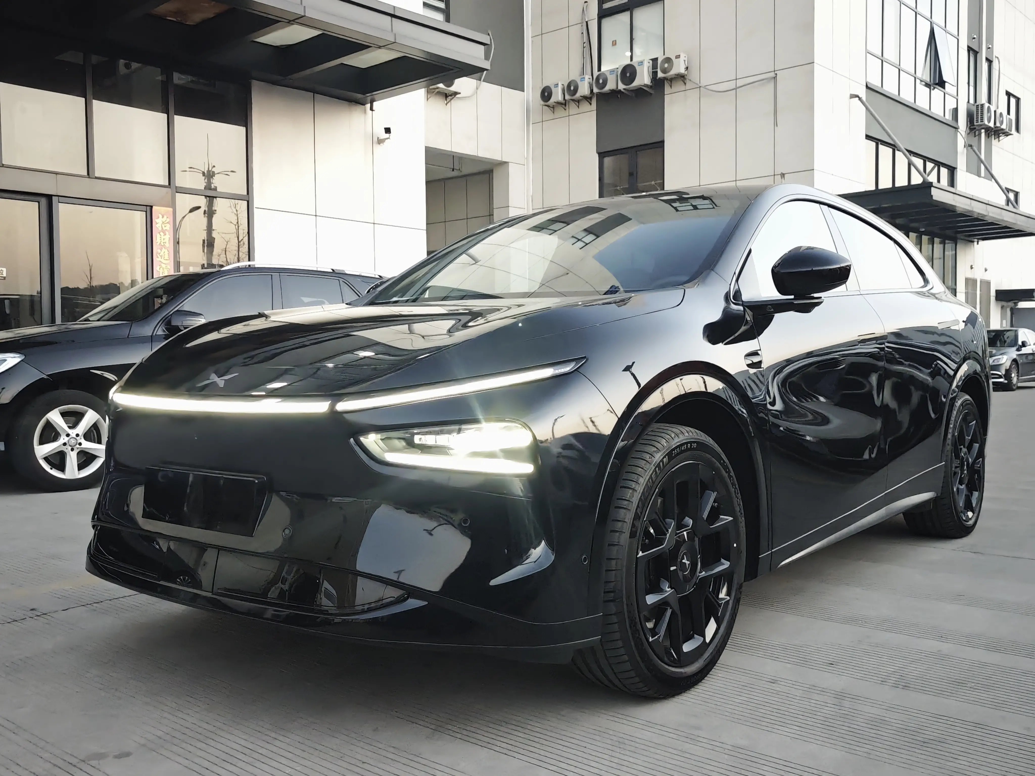 Xpeng G7  из Китая