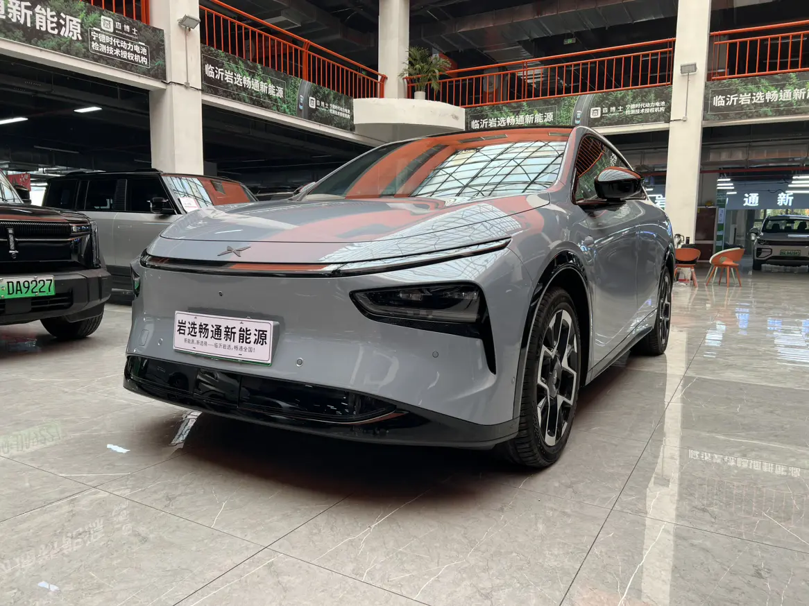 Xpeng G7  из Китая