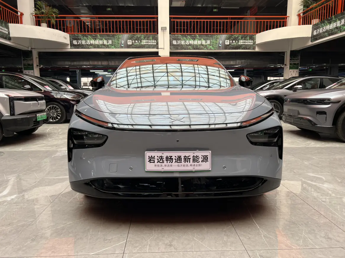 Xpeng G7  из Китая