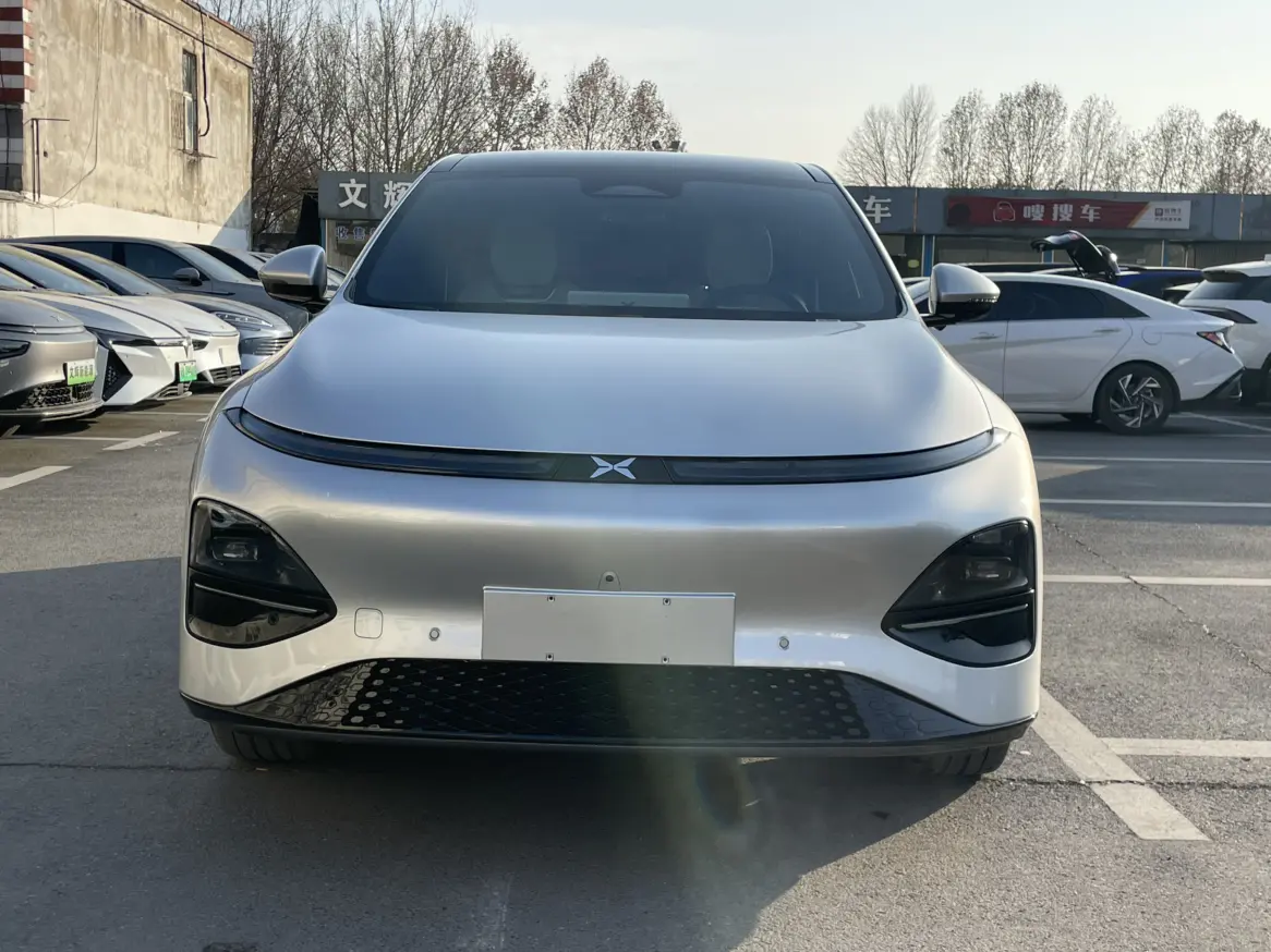 Xpeng G6  из Китая