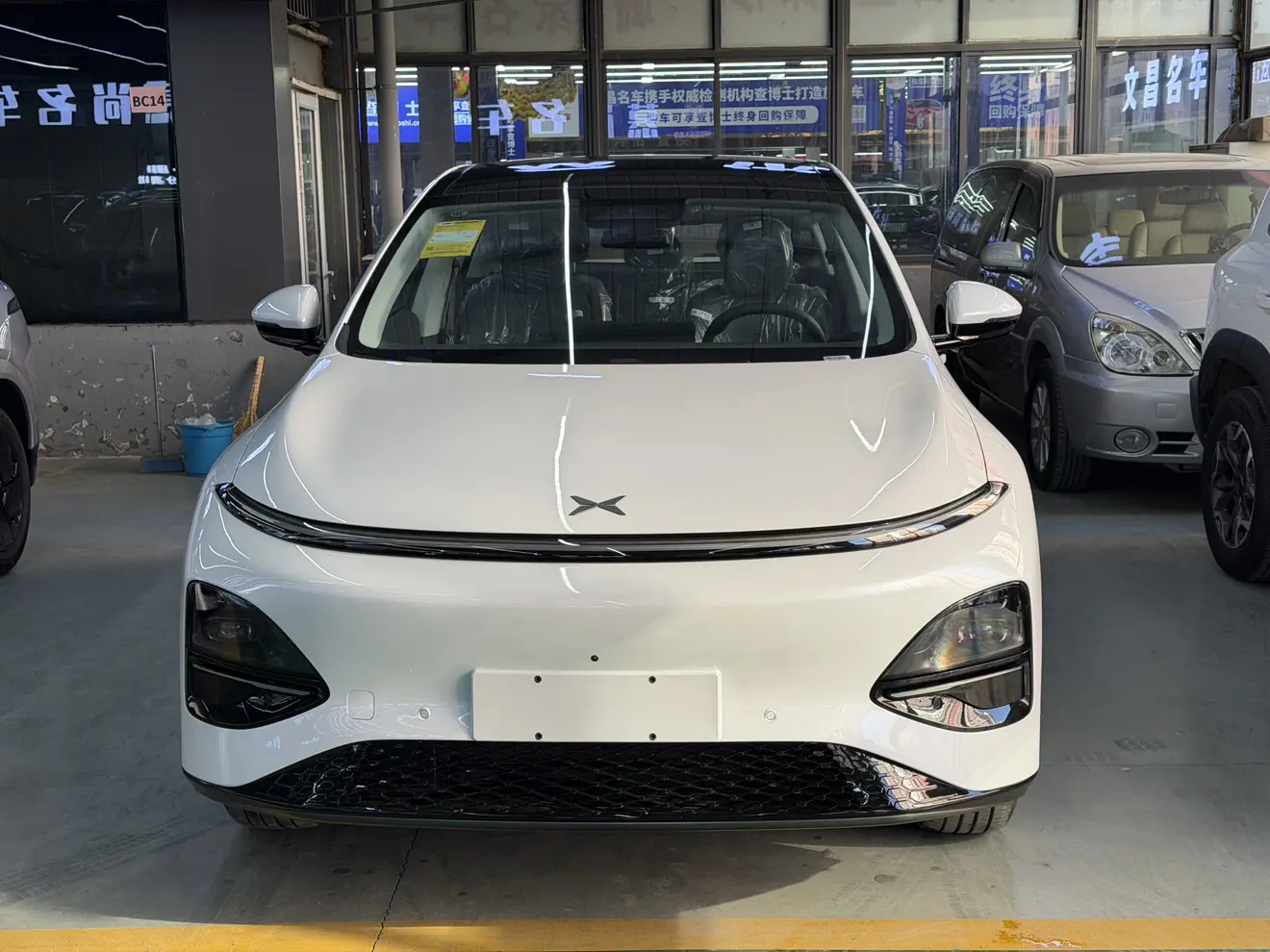 Xpeng G6  из Китая