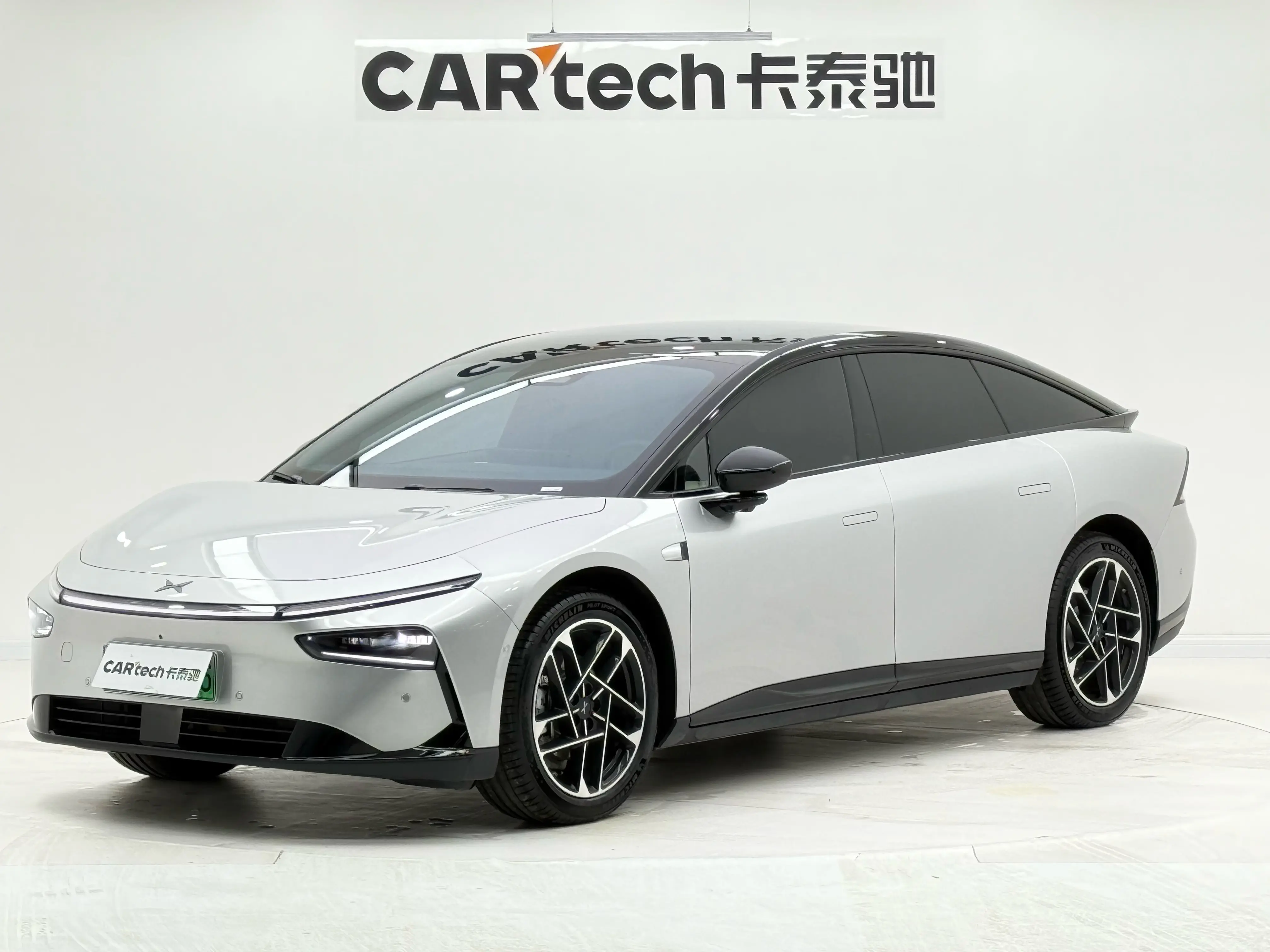 Xpeng P7+  из Китая