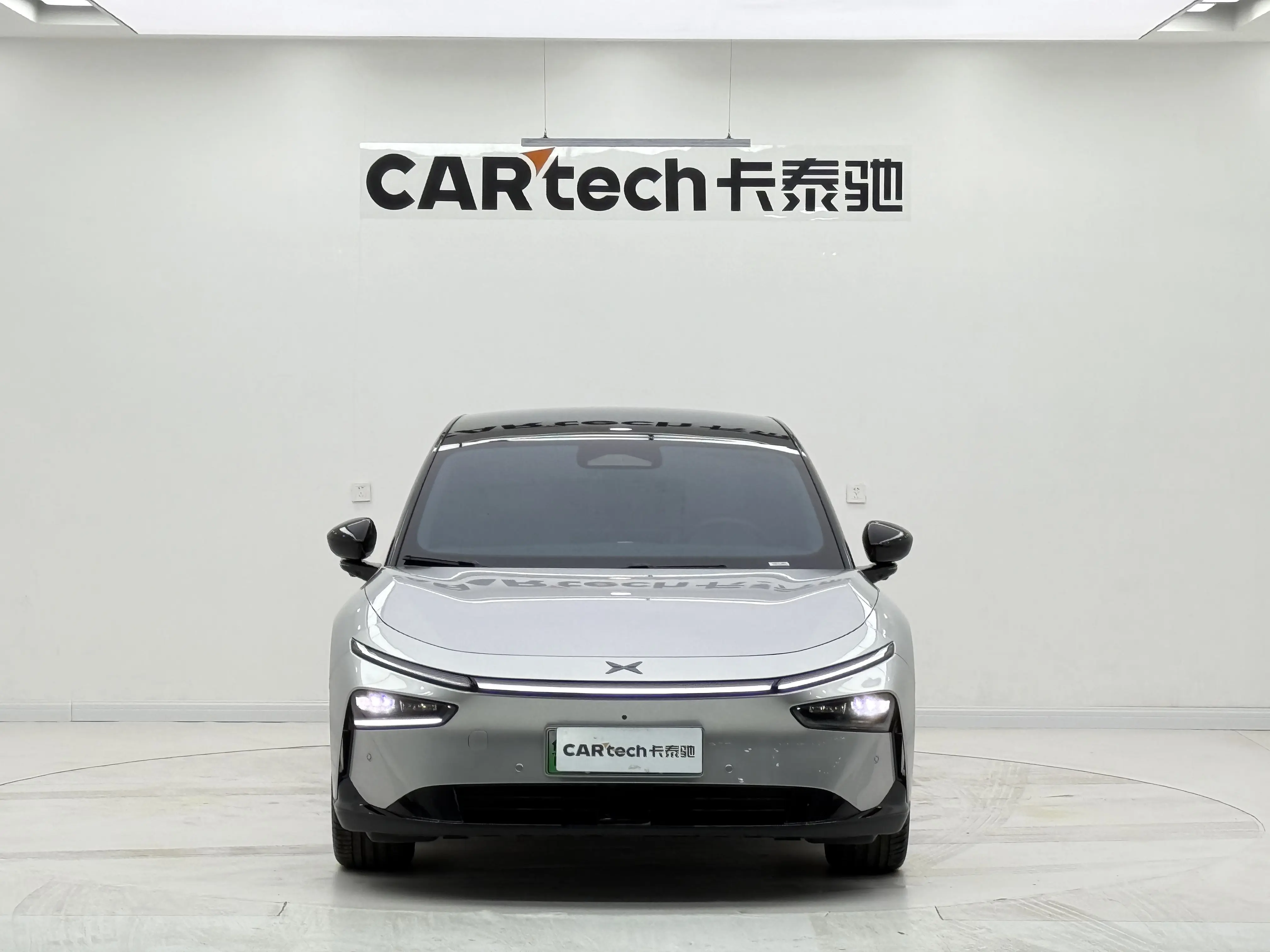 Xpeng P7+  из Китая