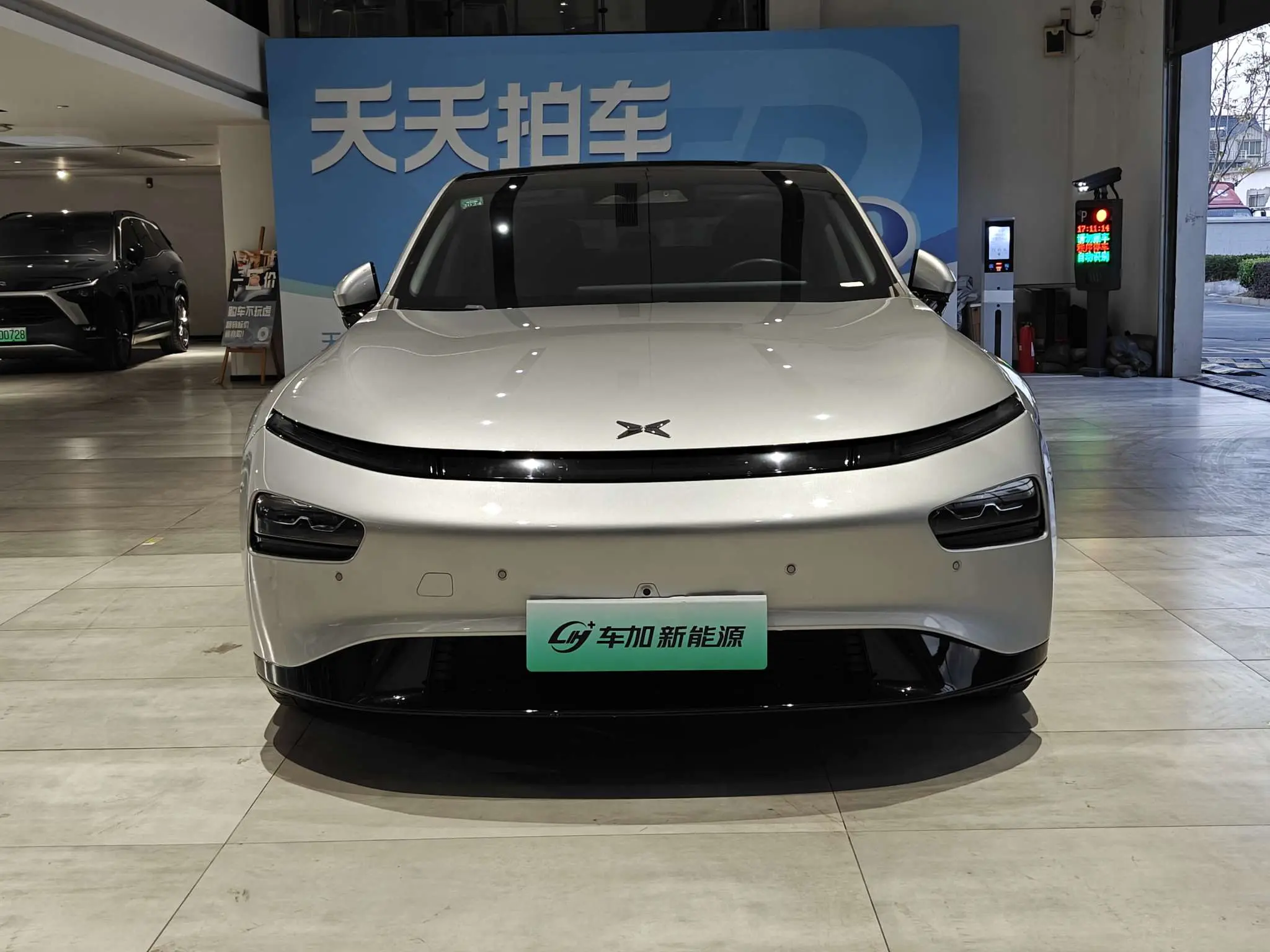 Xpeng P7  из Китая