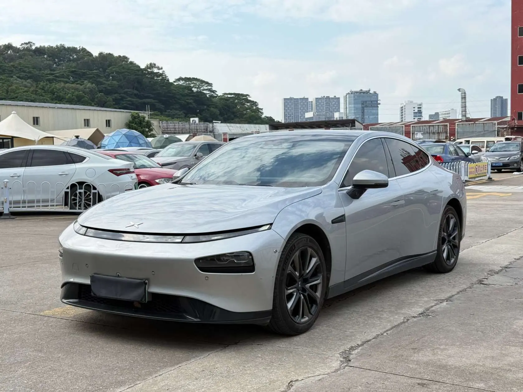 Xpeng P7  из Китая