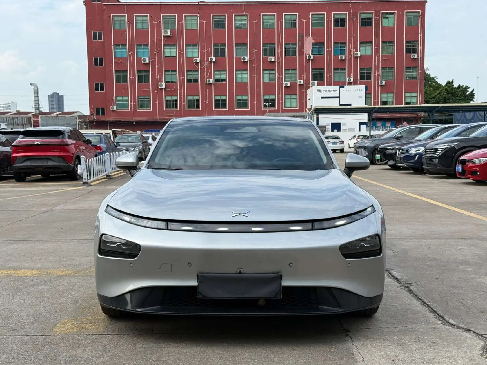 Xpeng P7  из Китая