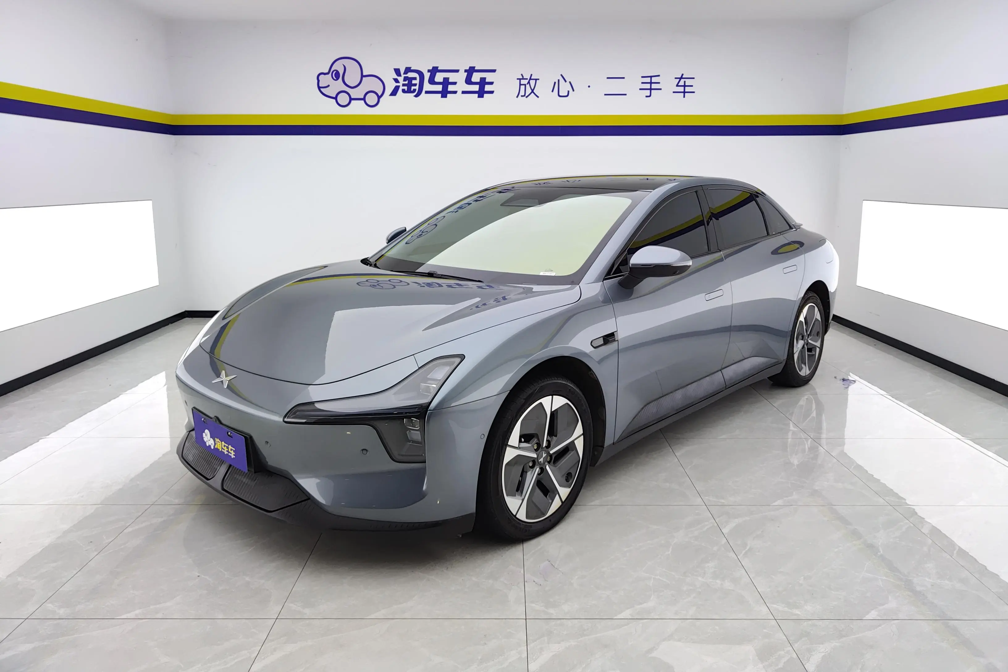 Xpeng Xiaopeng MONA M03  из Китая