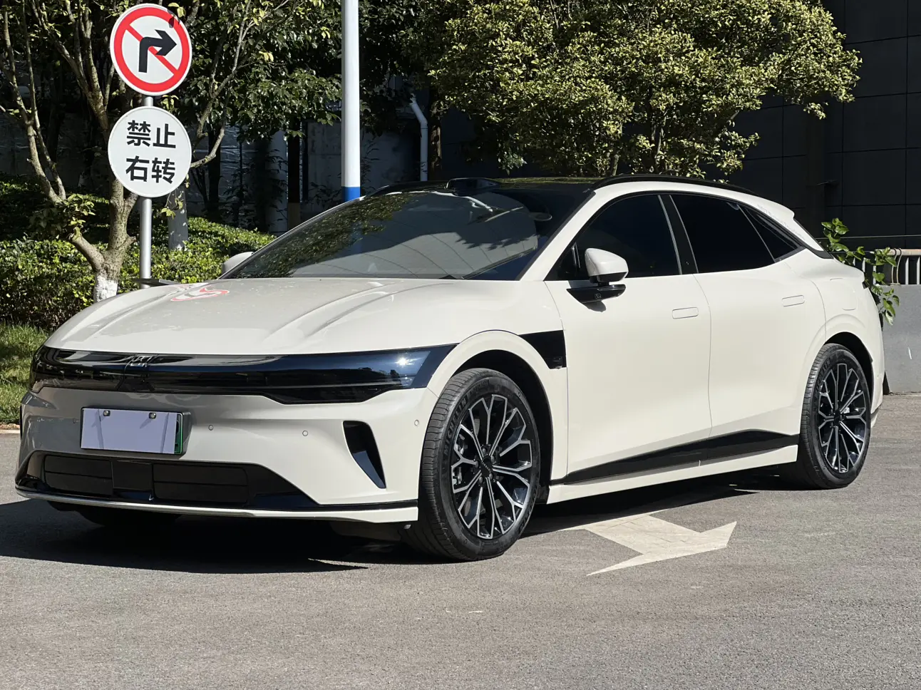 ZEEKR 007GT  из Китая