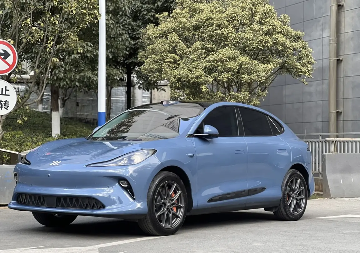 Zhiji LS6  из Китая