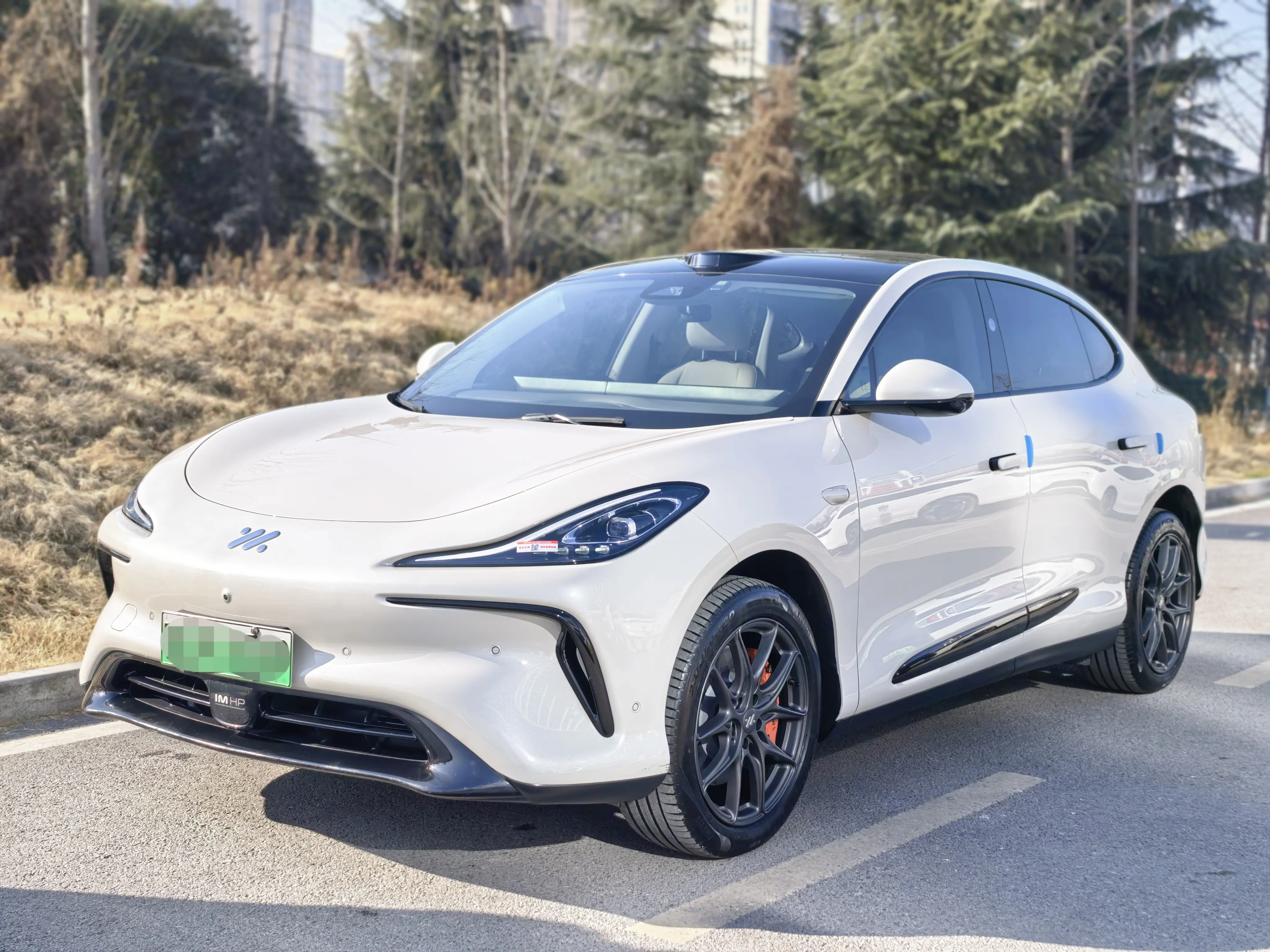 Zhiji LS6  из Китая