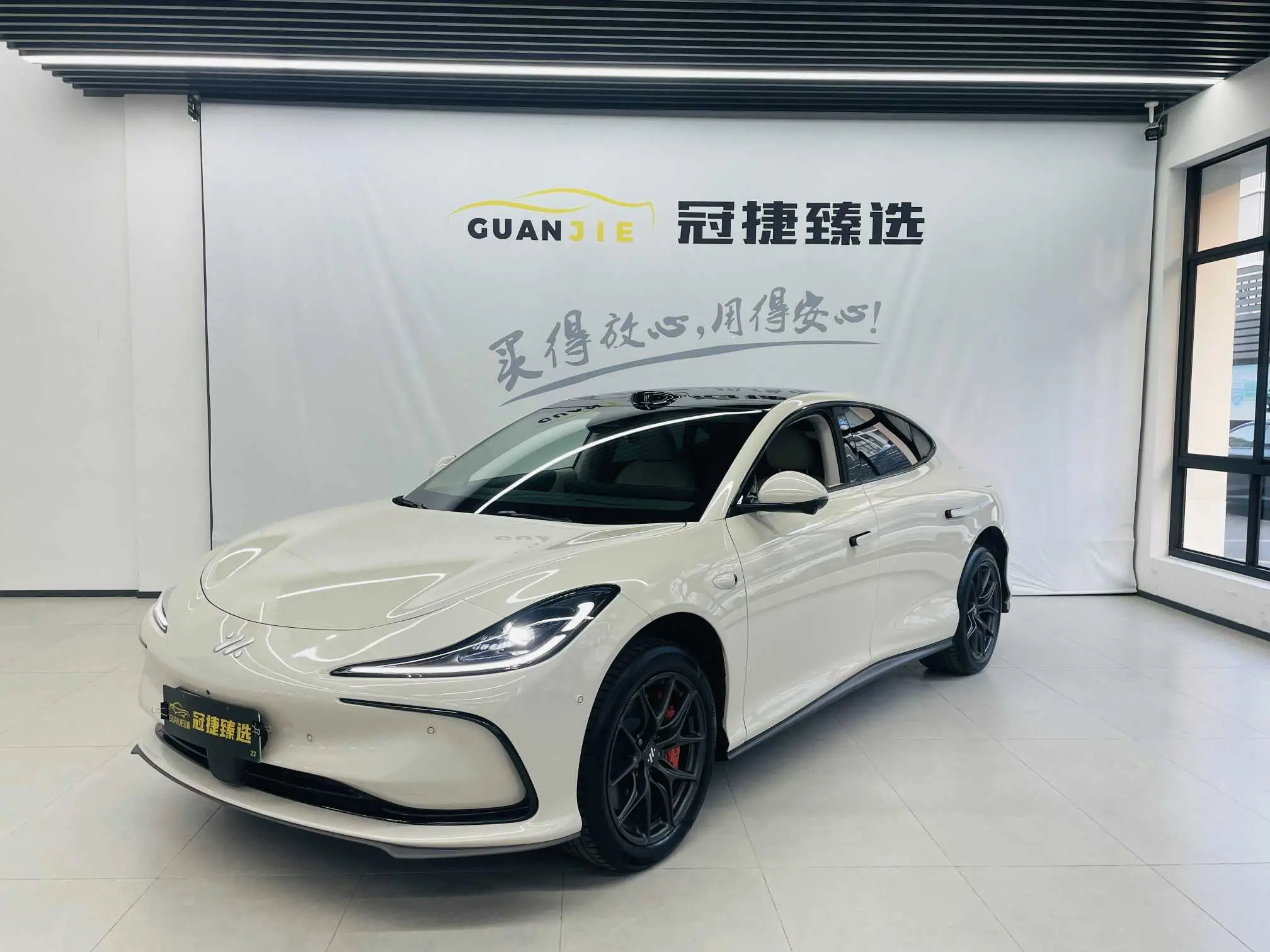 Zhiji L6  из Китая