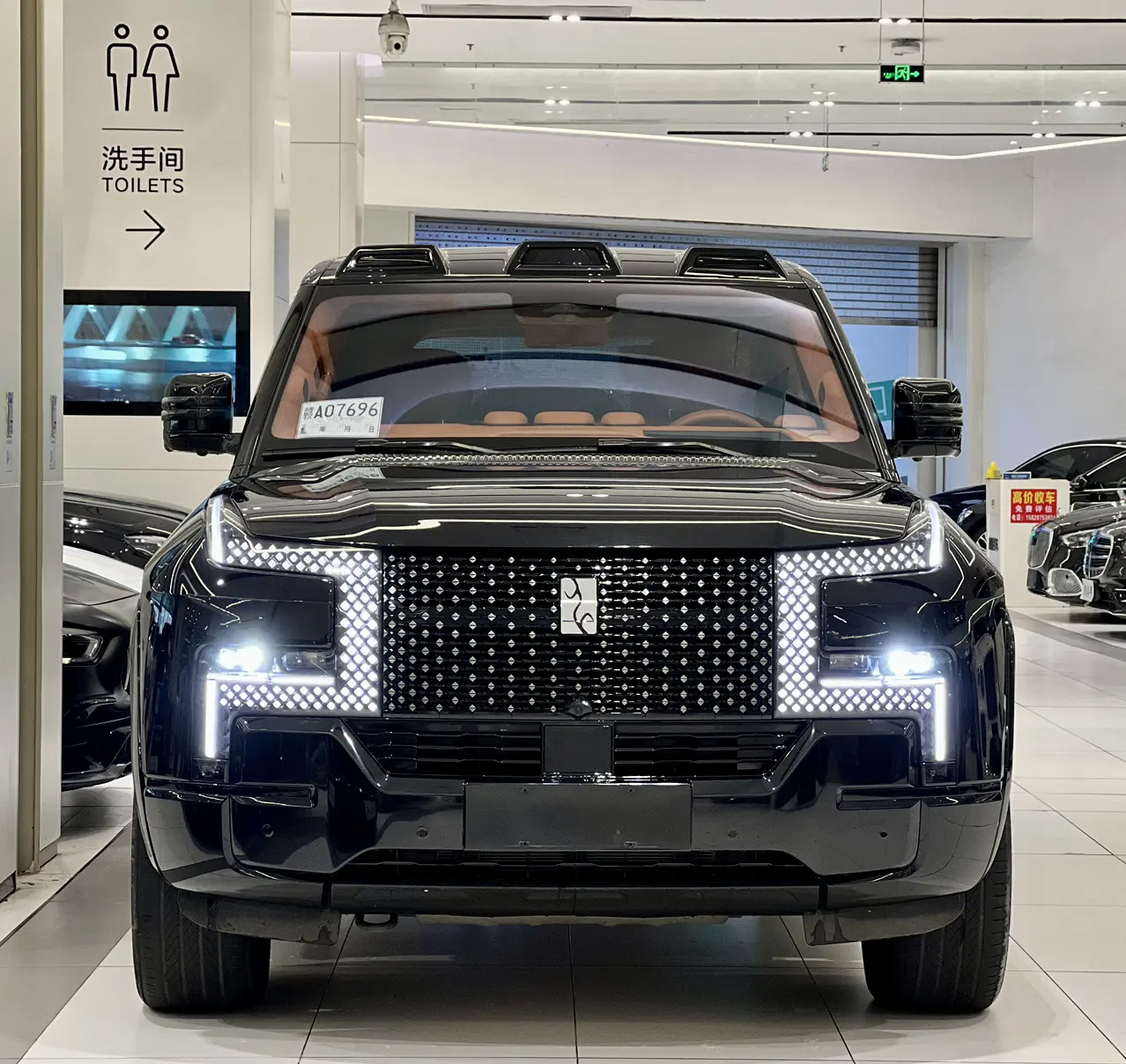 BYD Yangwang U8  из Китая