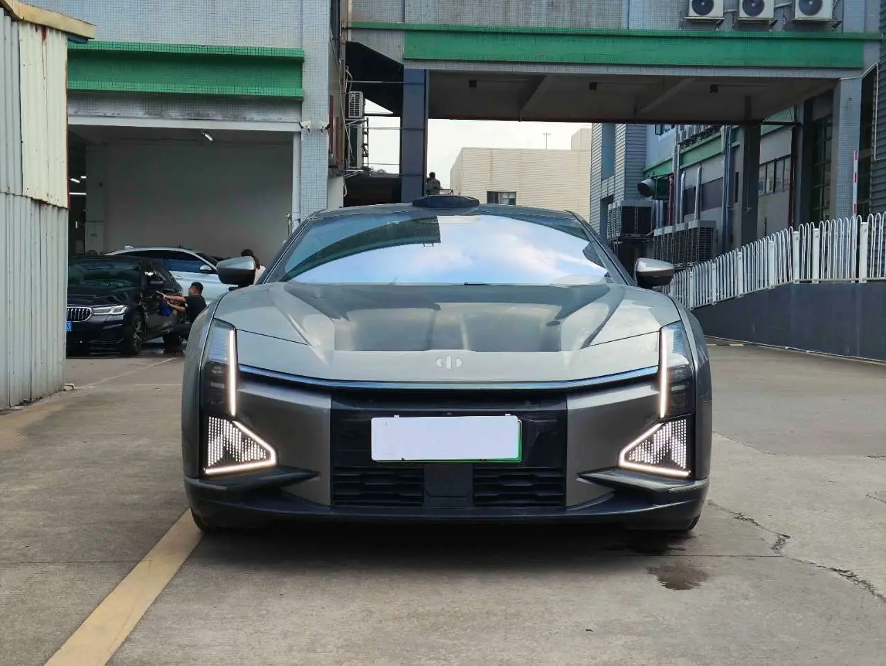 HiPhi Z  из Китая