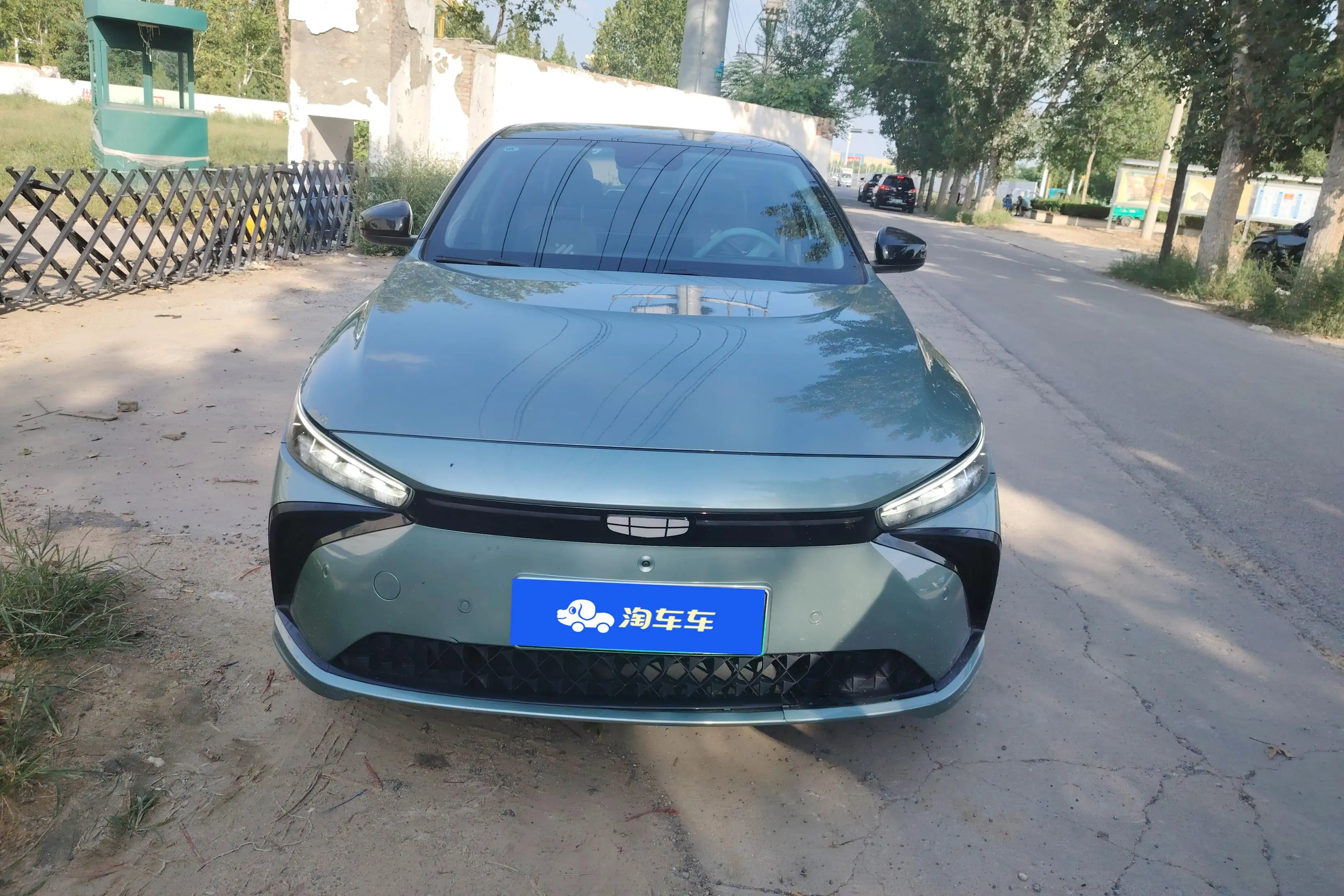 Geely Geometry G6  из Китая