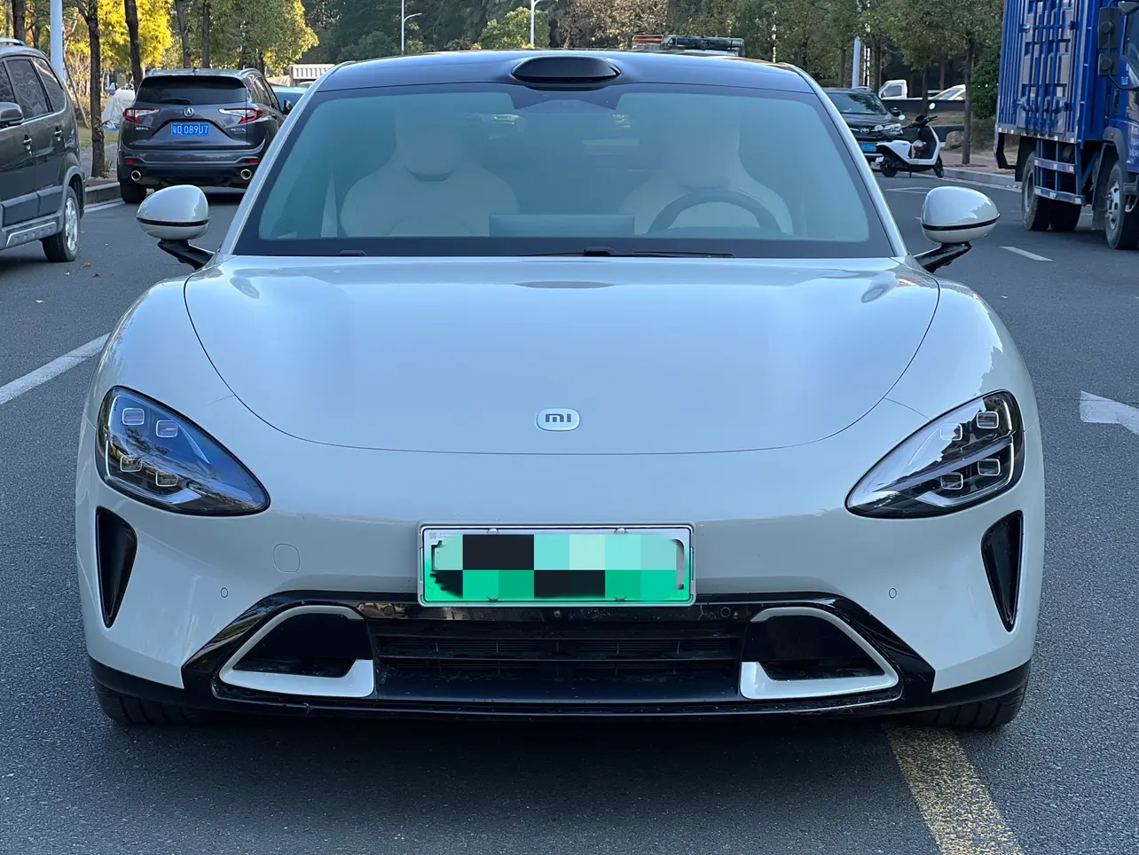 Xiaomi car Xiaomi SU7  из Китая