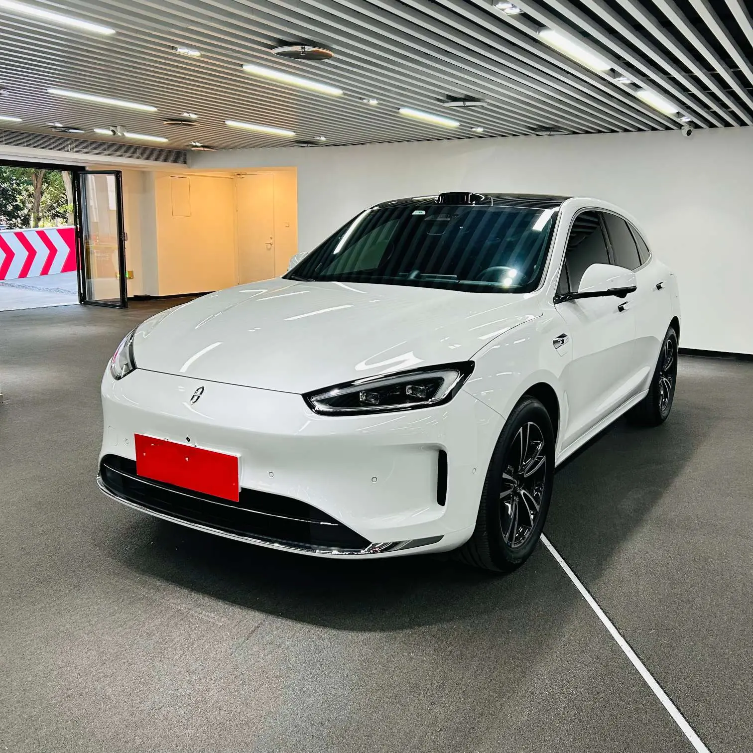 AITO M5 (Wenjie M5)  из Китая