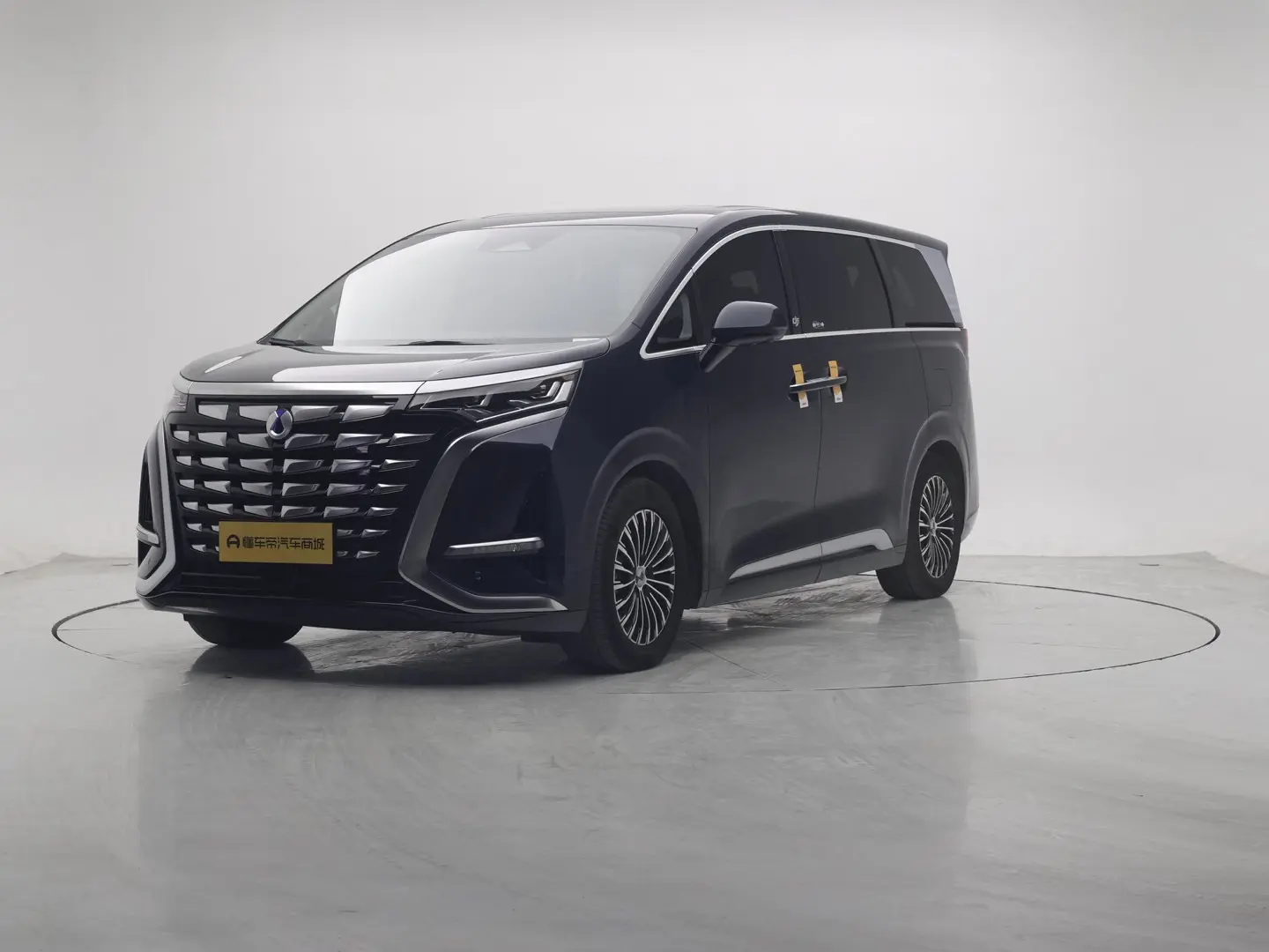 Denza D9 DM  из Китая