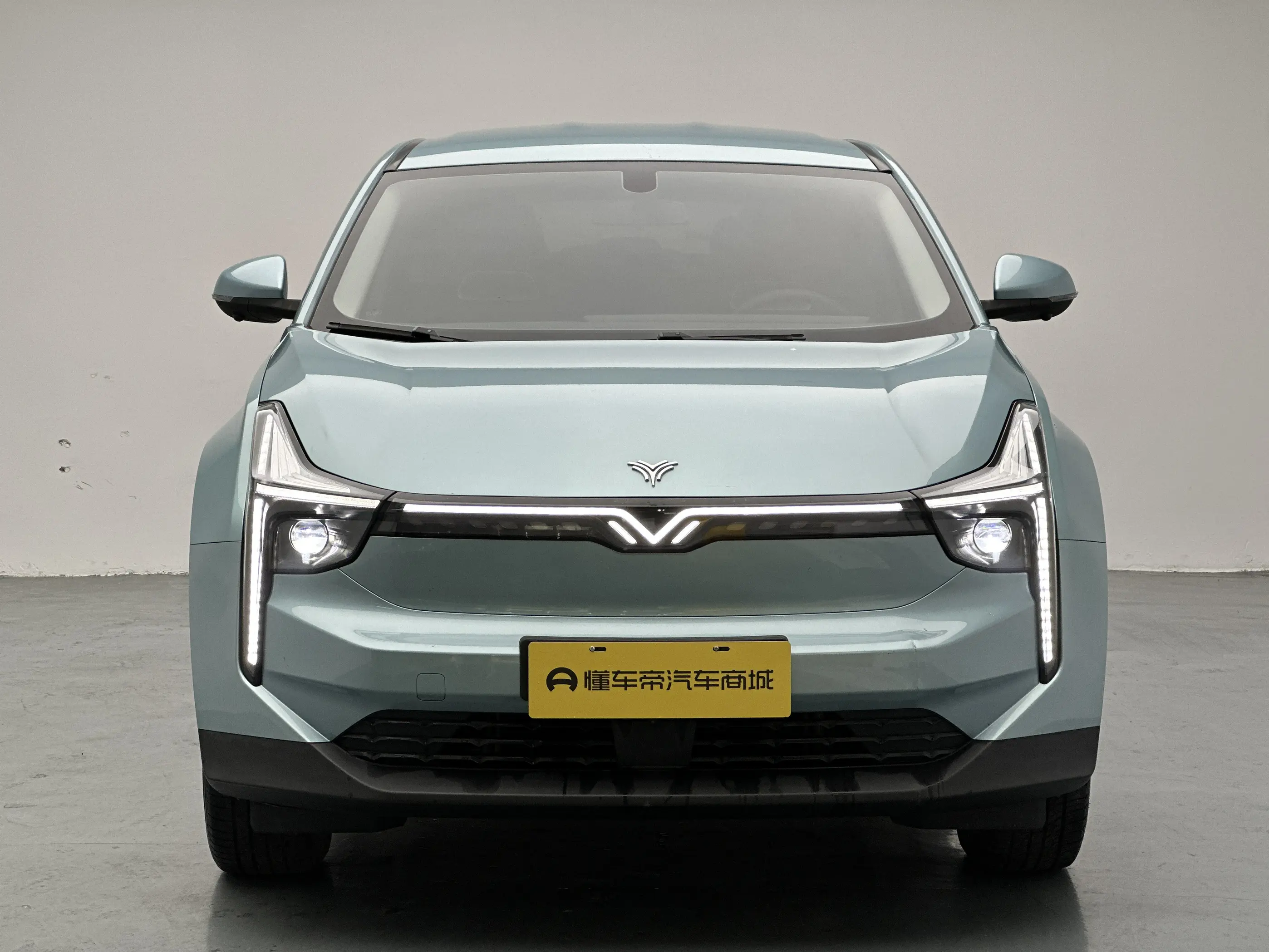 NETA NezhaU  из Китая