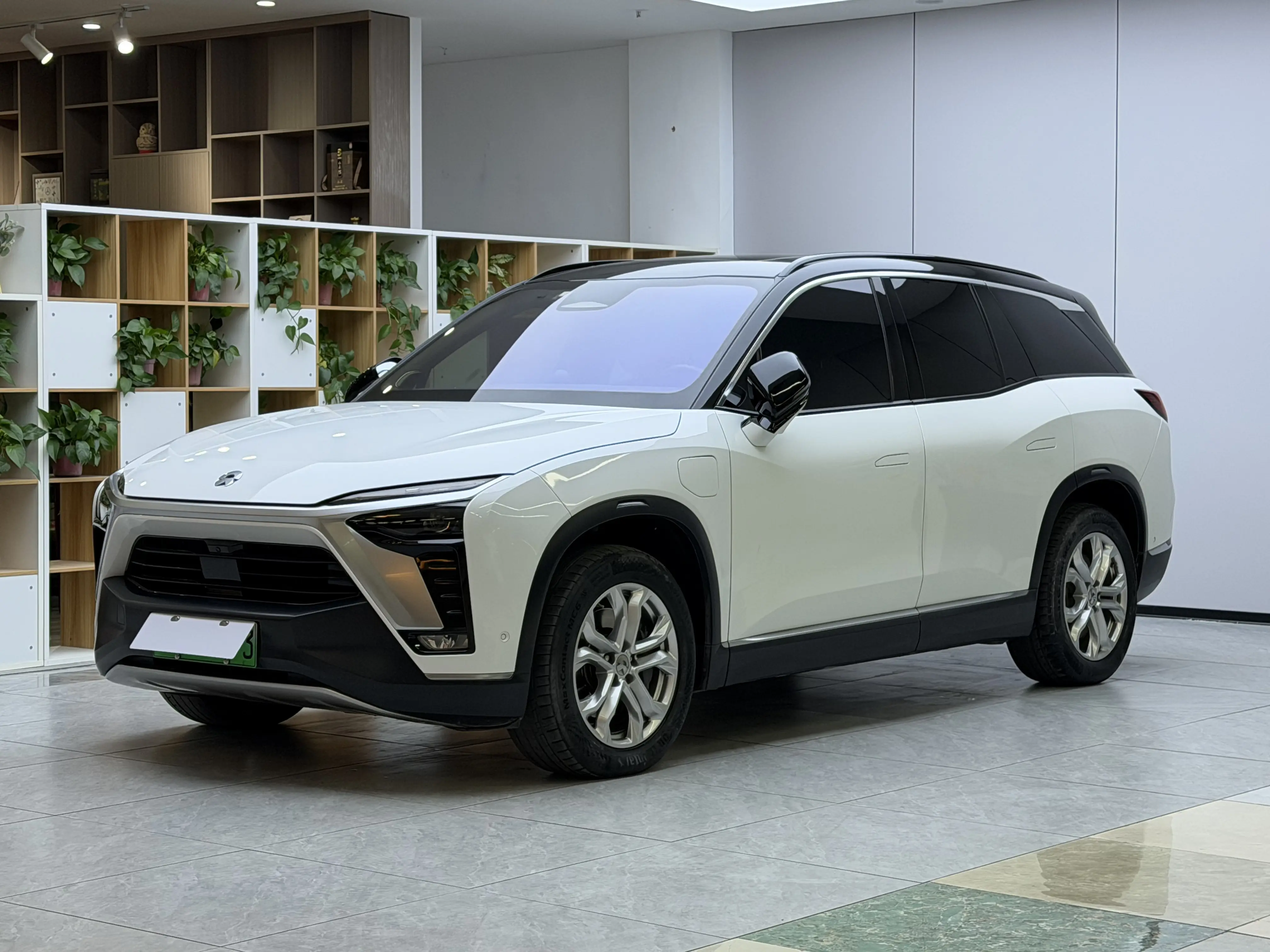 NIO ES8  из Китая