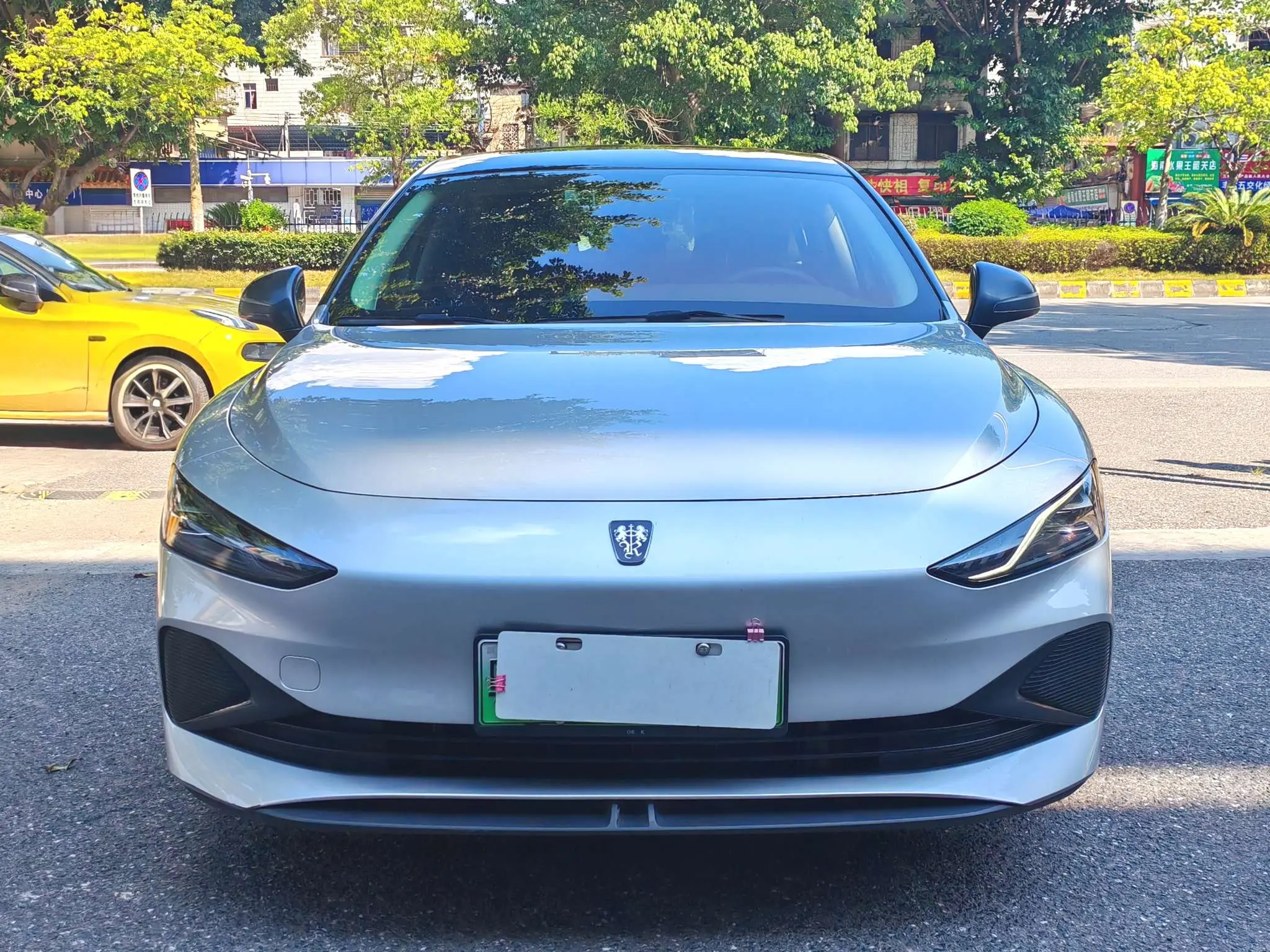 Roewe D7 DMH  из Китая