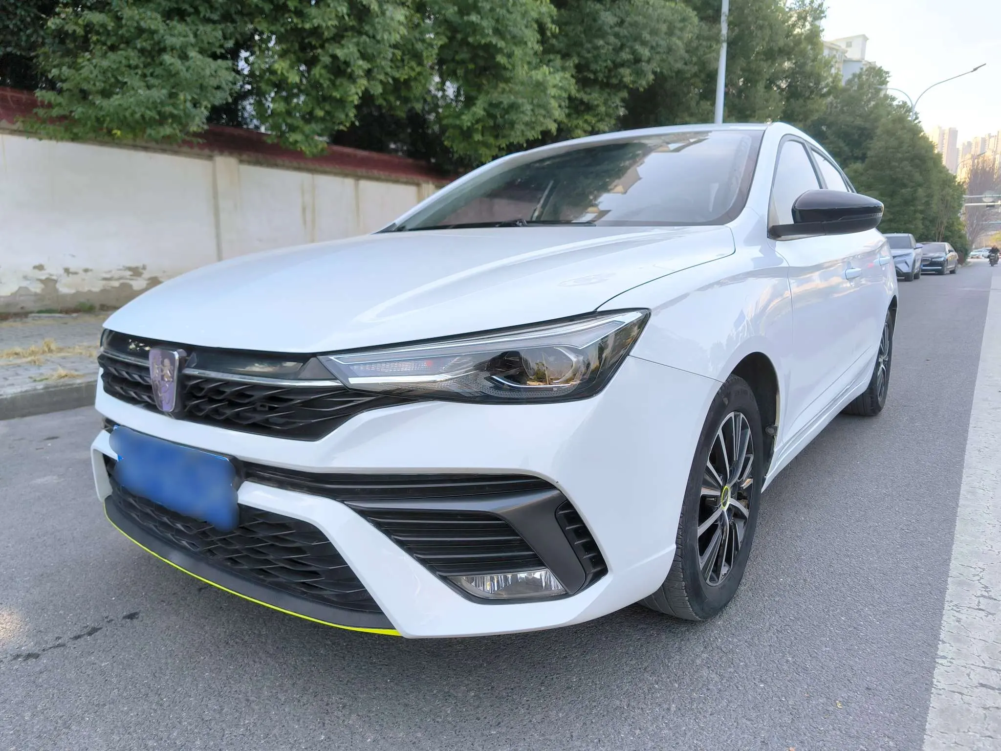 Roewe i5  из Китая