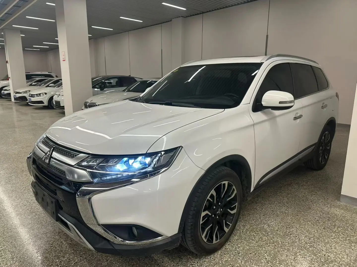 Mitsubishi Outlander  из Китая